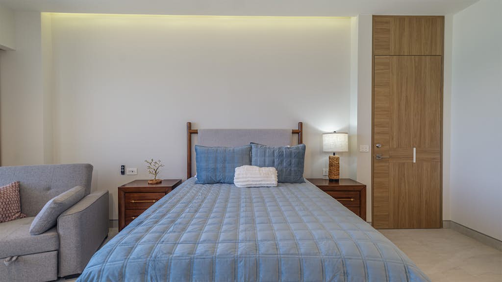 One 1002-Hotel Room– Luxury Oceanfront Condo with Stunning Views