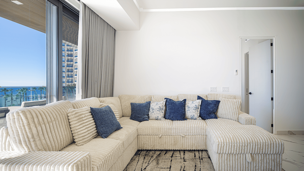 R304 Encantame Soleil: Spacious 3BR Beachfront Retreat with Stunning Ocean Views