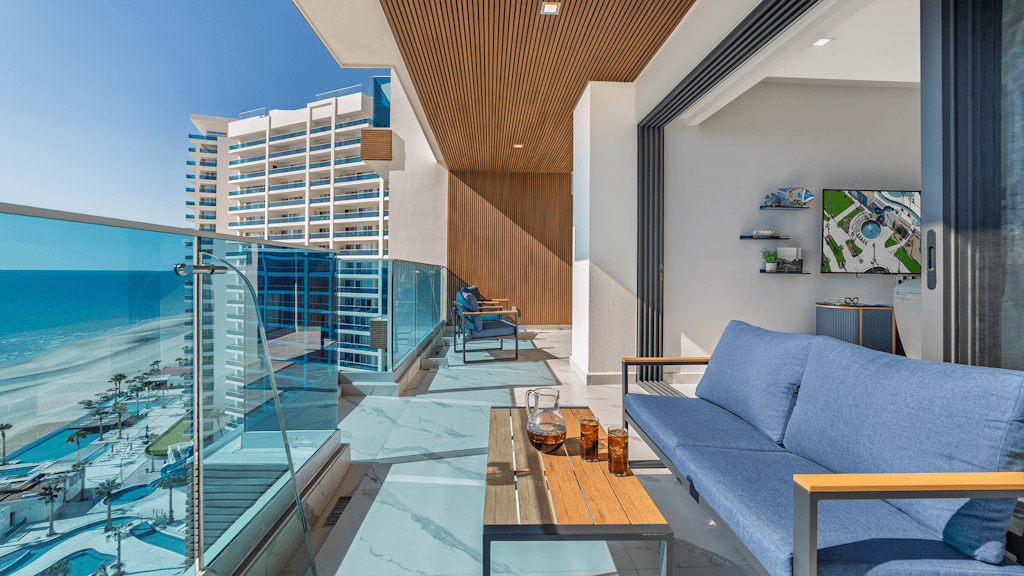 R1405 Luxury Two Bedroom Condo with Private Balcony and Scenic Views