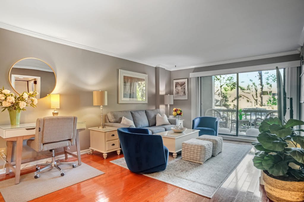 909 Cutter Court | Modern Sea Pines Retreat