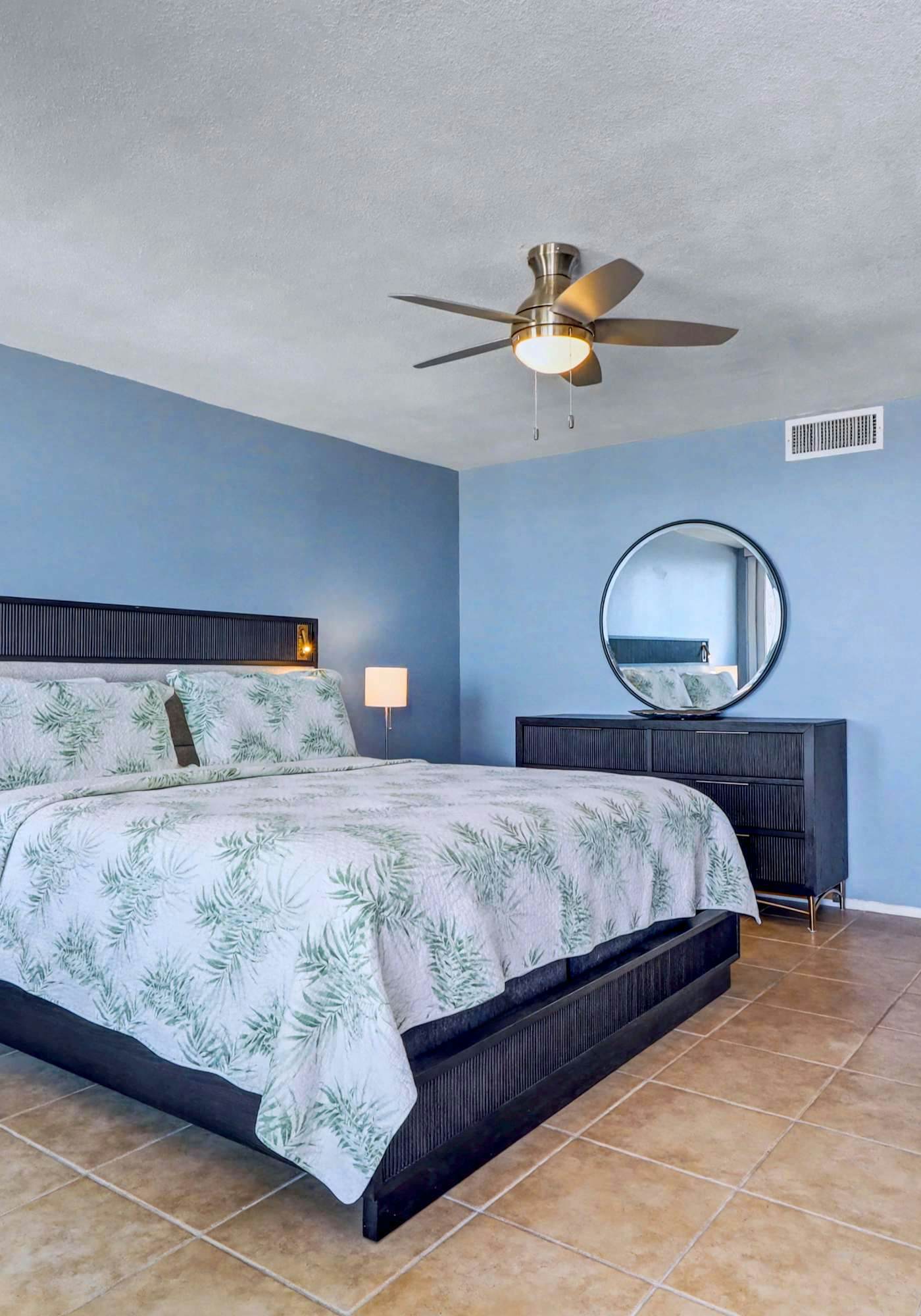 Waterfront Resort Gulf View | Pool & Beach Access