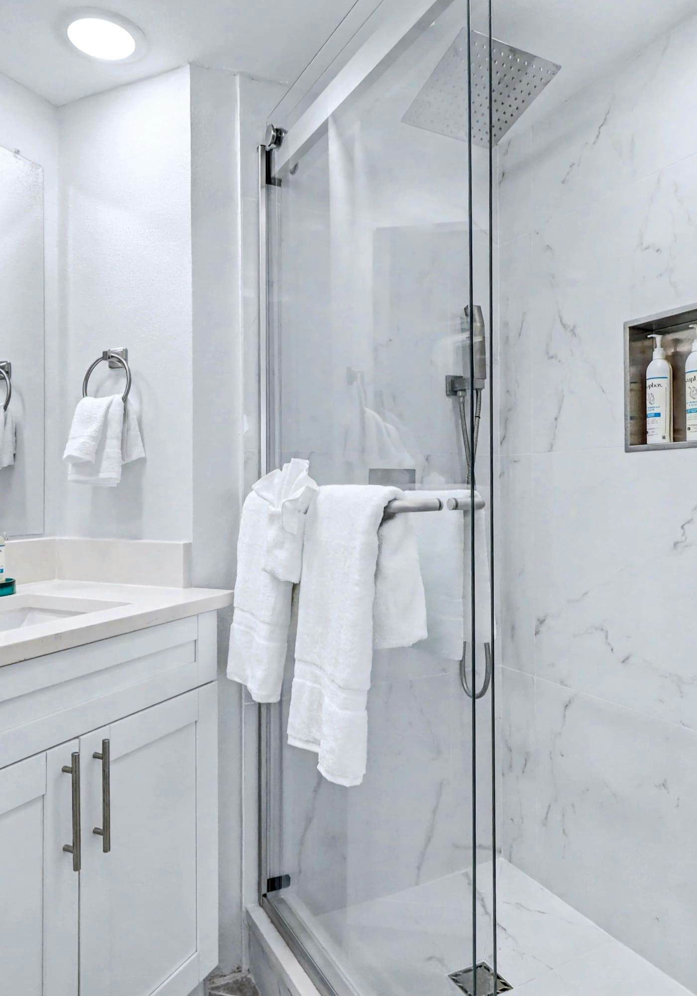 Waterfront Resort Gulf View | Pool & Beach Access