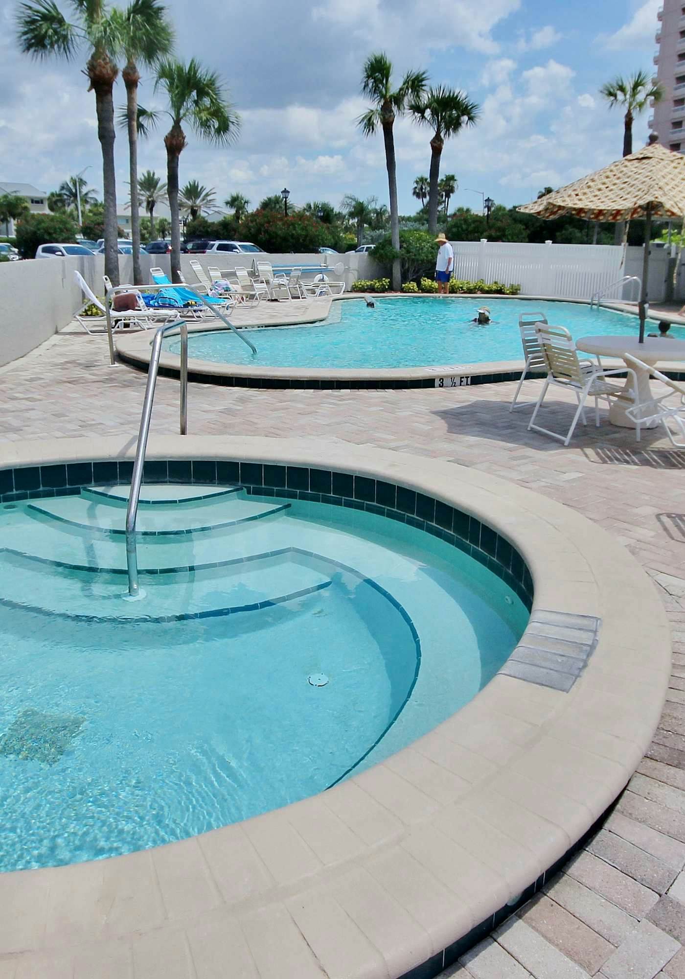 Waterfront Resort Gulf View | Pool & Beach Access