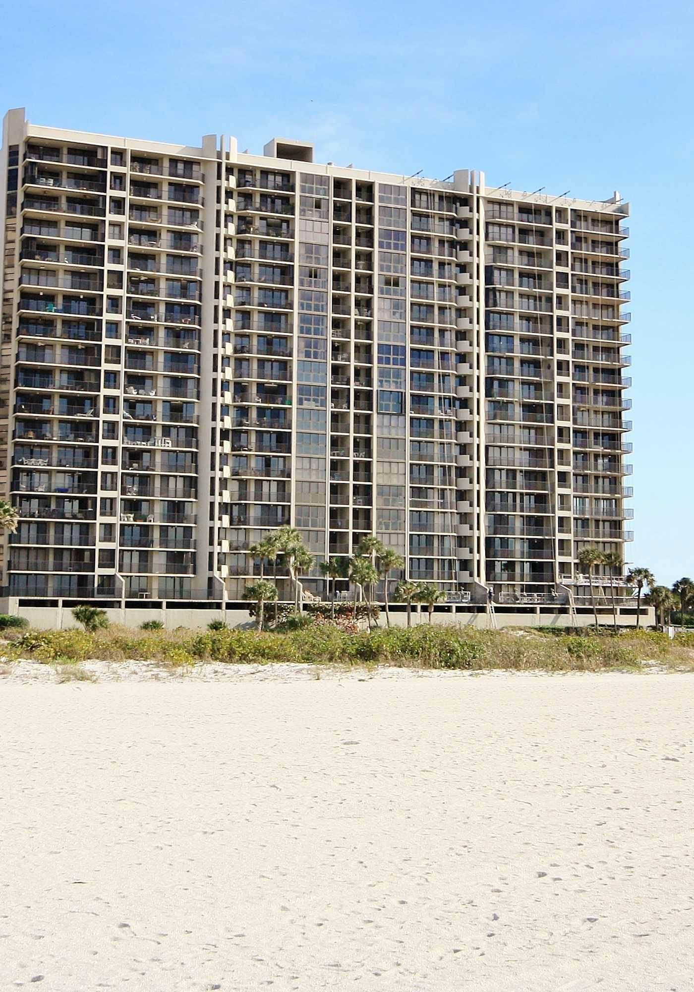 Waterfront Resort Gulf View | Pool & Beach Access