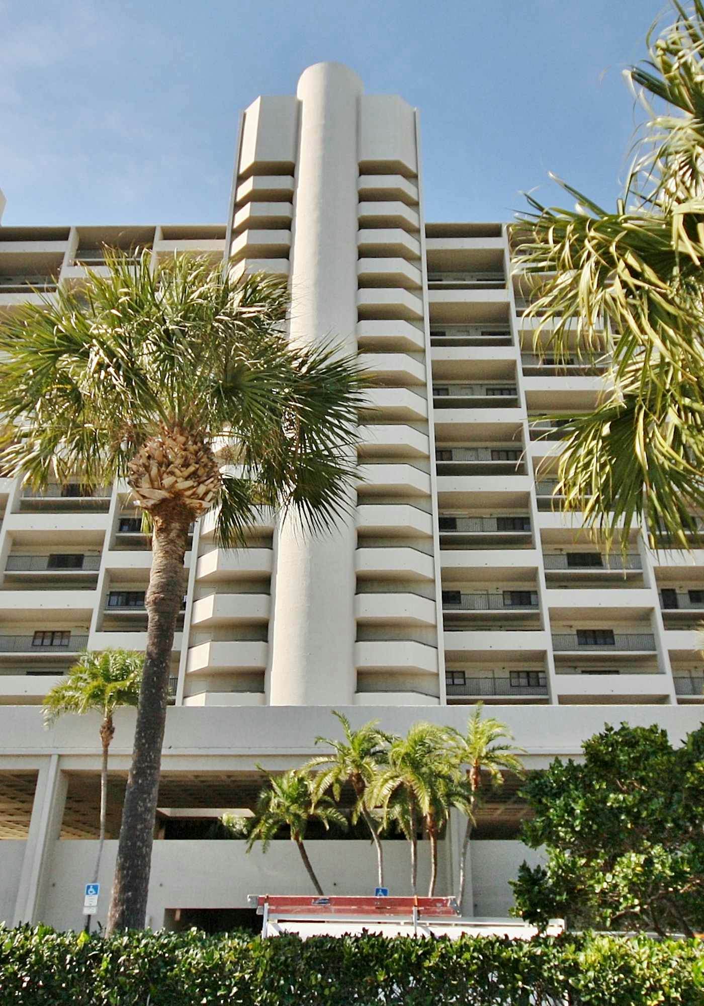 Waterfront Resort Gulf View | Pool & Beach Access