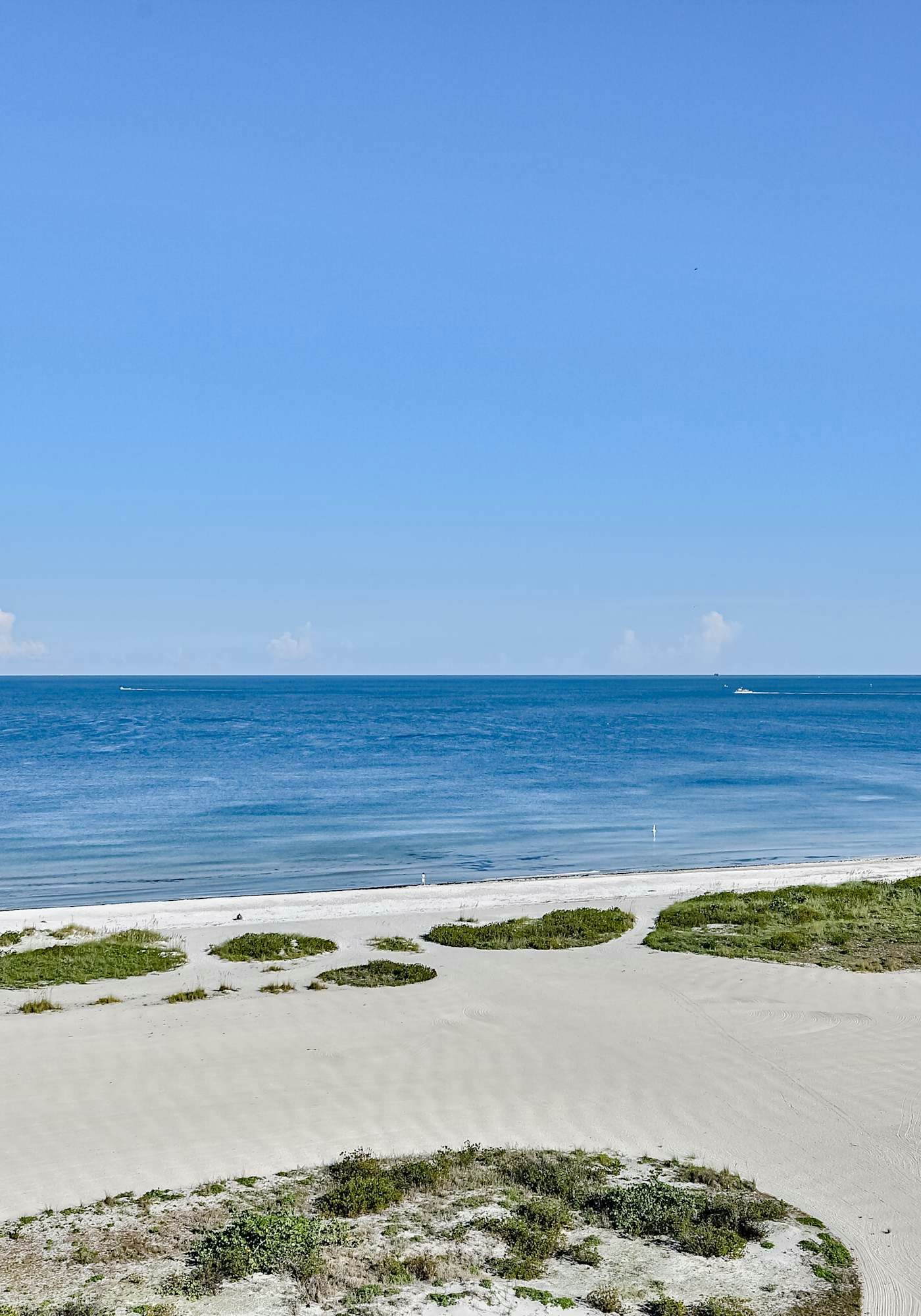 Waterfront Resort Gulf View | Pool & Beach Access