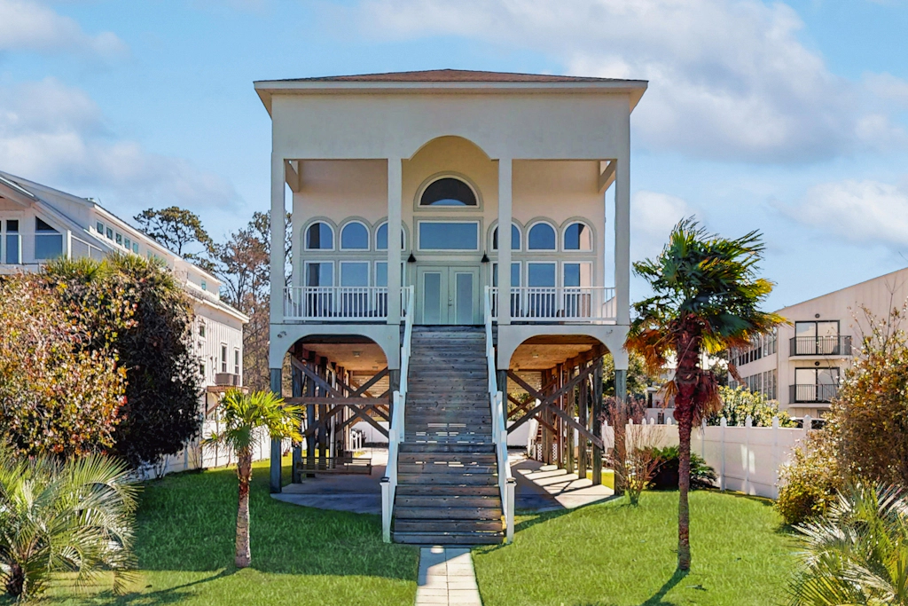 Beautiful Water Front Home in Historic Fairhope 
