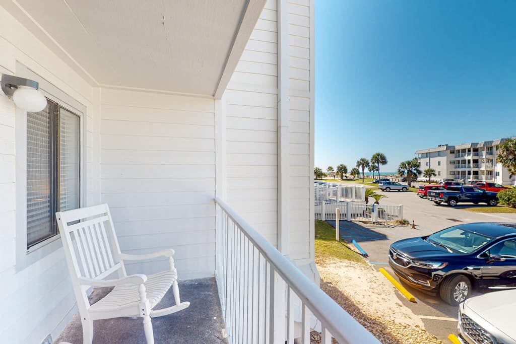 Ocean-view condo near the beach with indoor pool, gym, & basketball