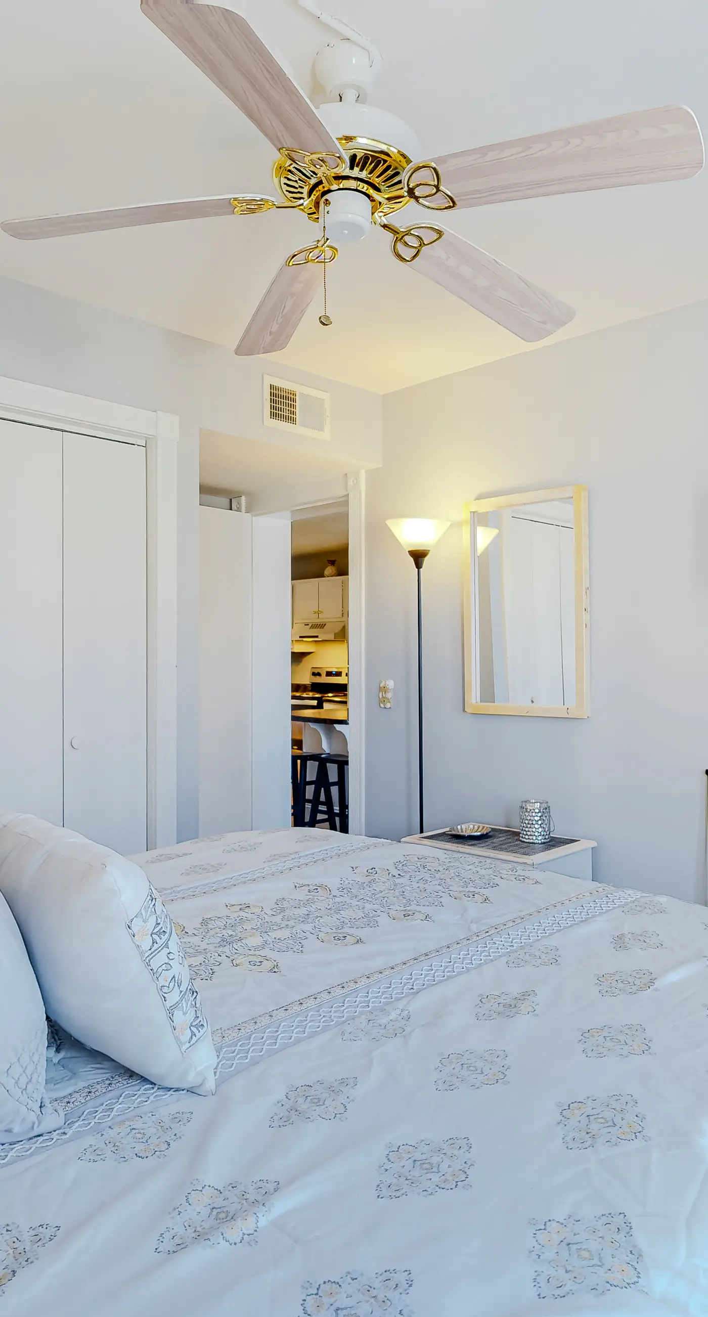 Ocean-view condo near the beach with indoor pool, gym, & basketball