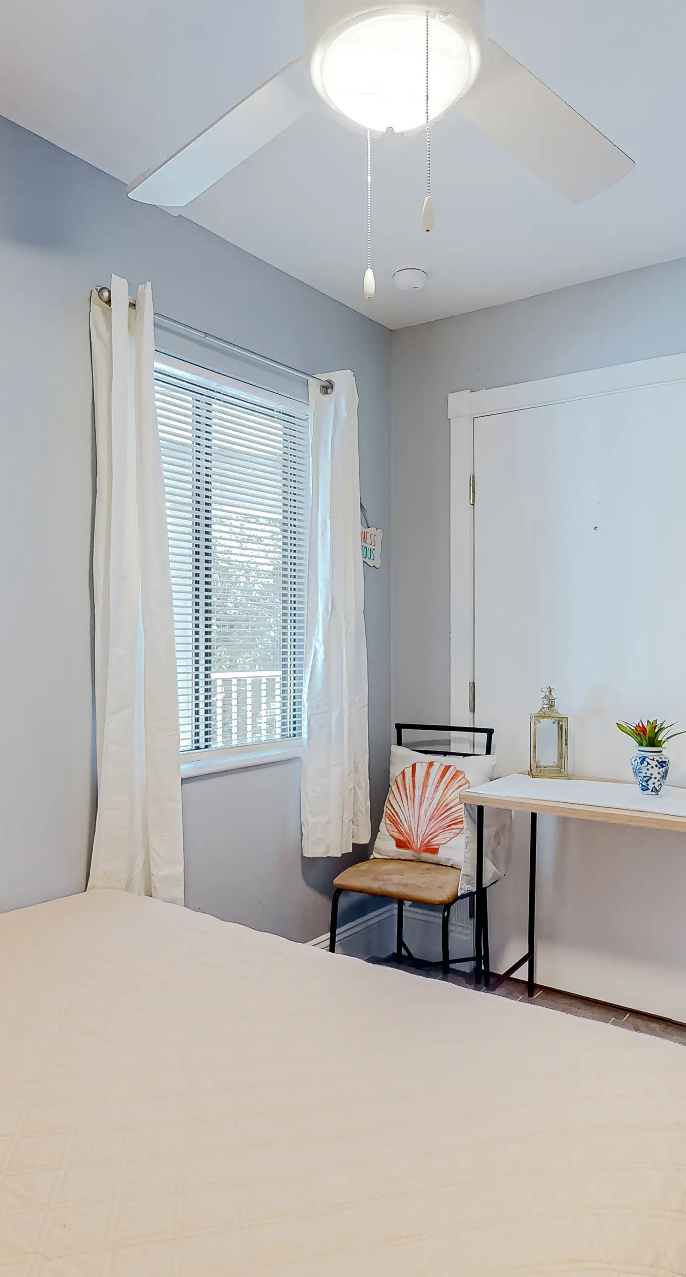 Ocean-view condo near the beach with indoor pool, gym, & basketball