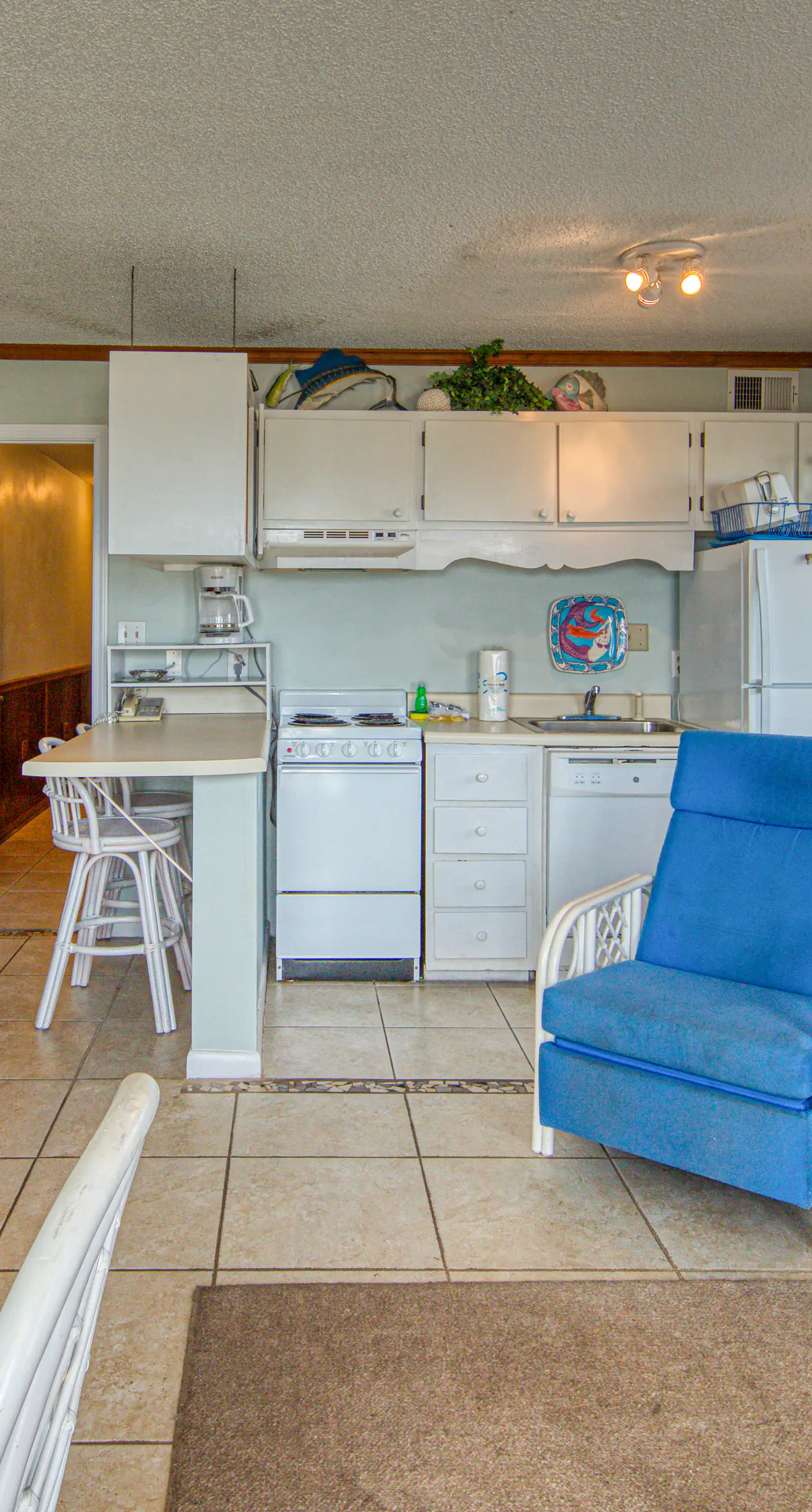 Waterfront getaway with beach view, shared pools & sports courts