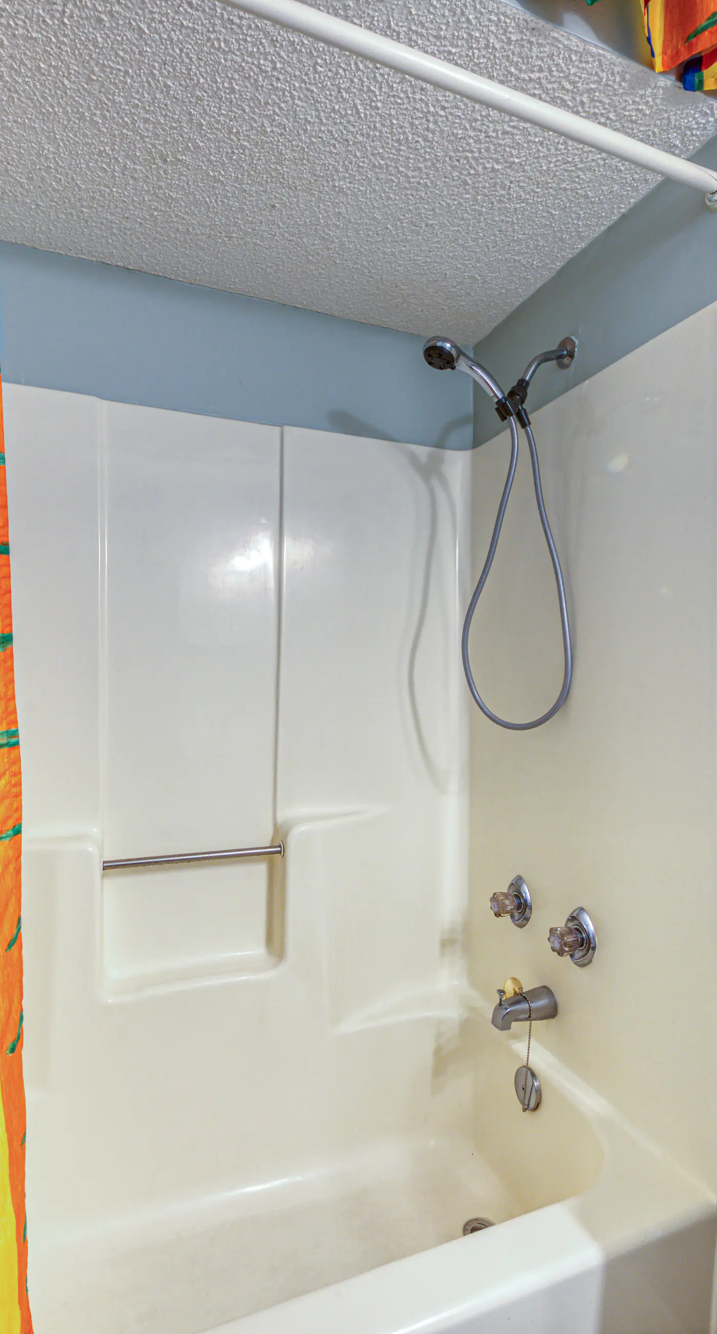 Waterfront getaway with beach view, shared pools & sports courts