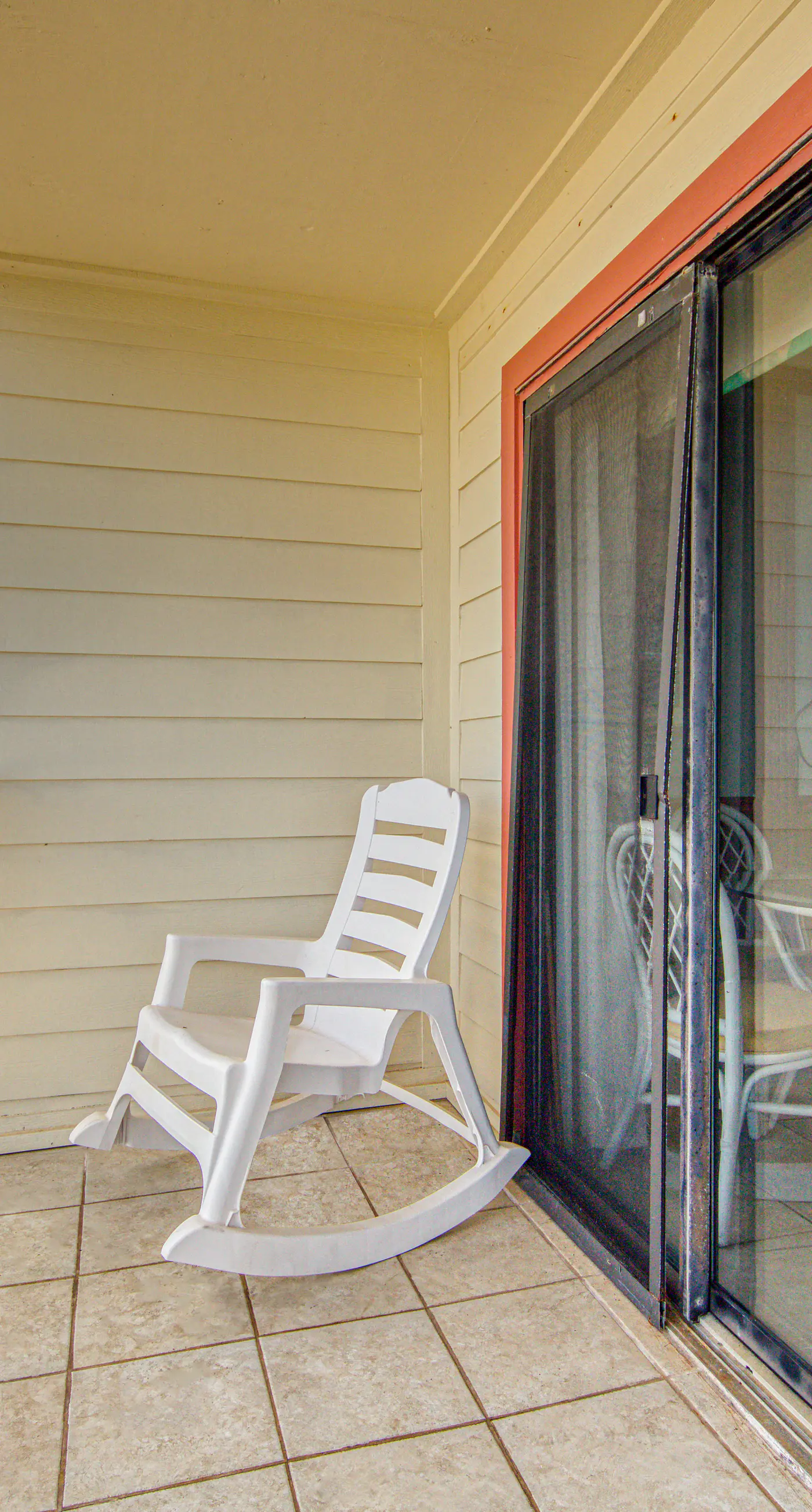 Waterfront getaway with beach view, shared pools & sports courts