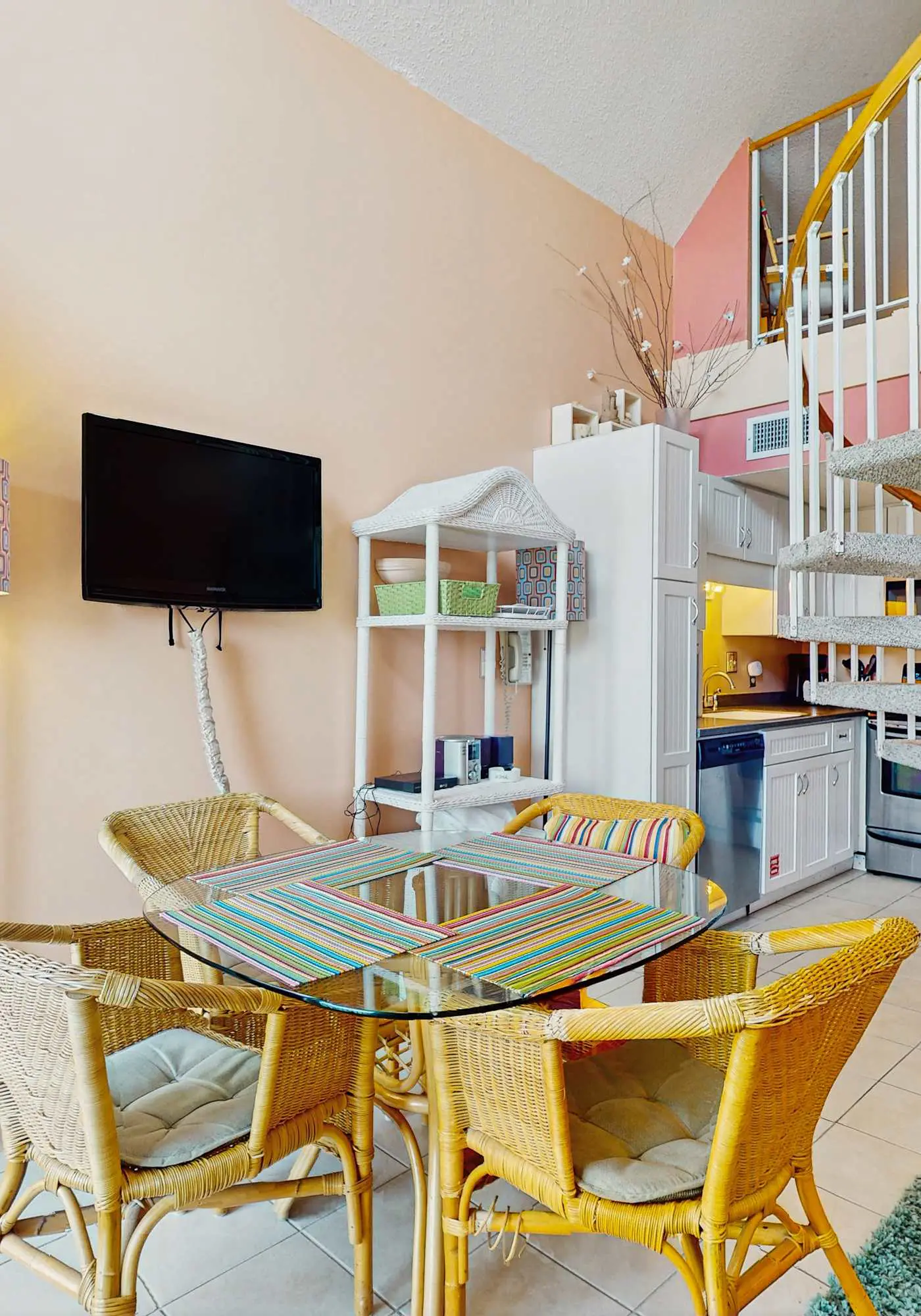 Cozy resort condo near the beach with hot tub & pool