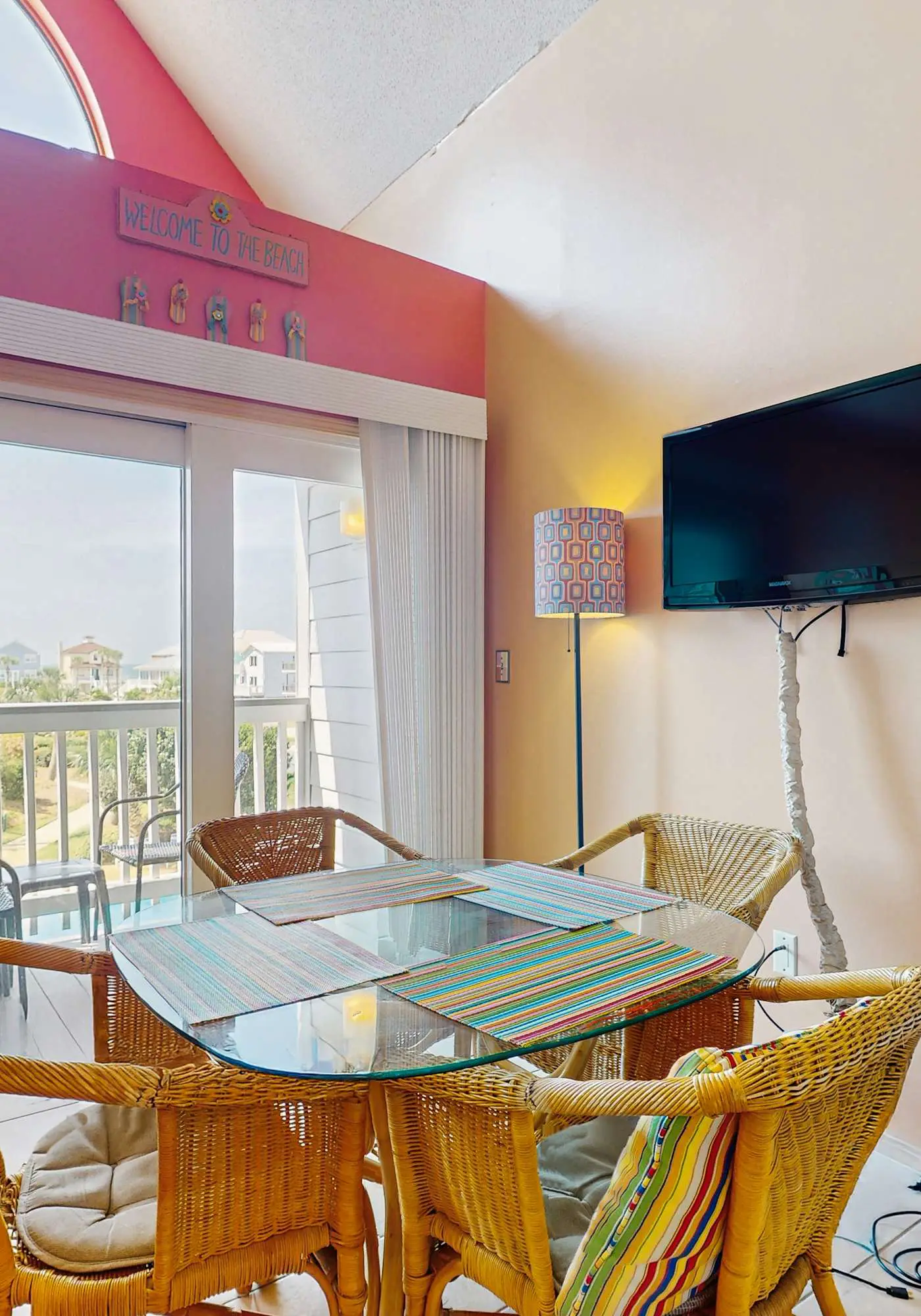 Cozy resort condo near the beach with hot tub & pool