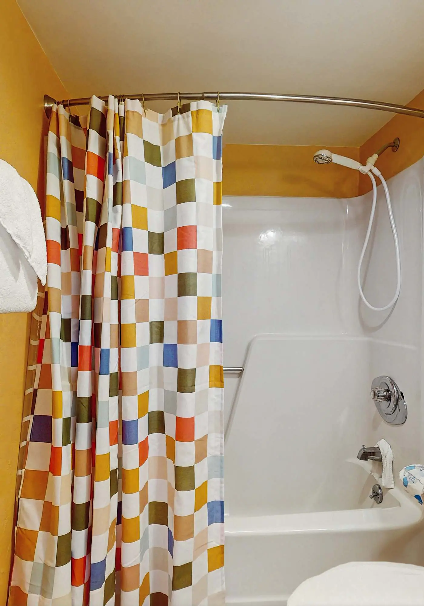 Cozy resort condo near the beach with hot tub & pool