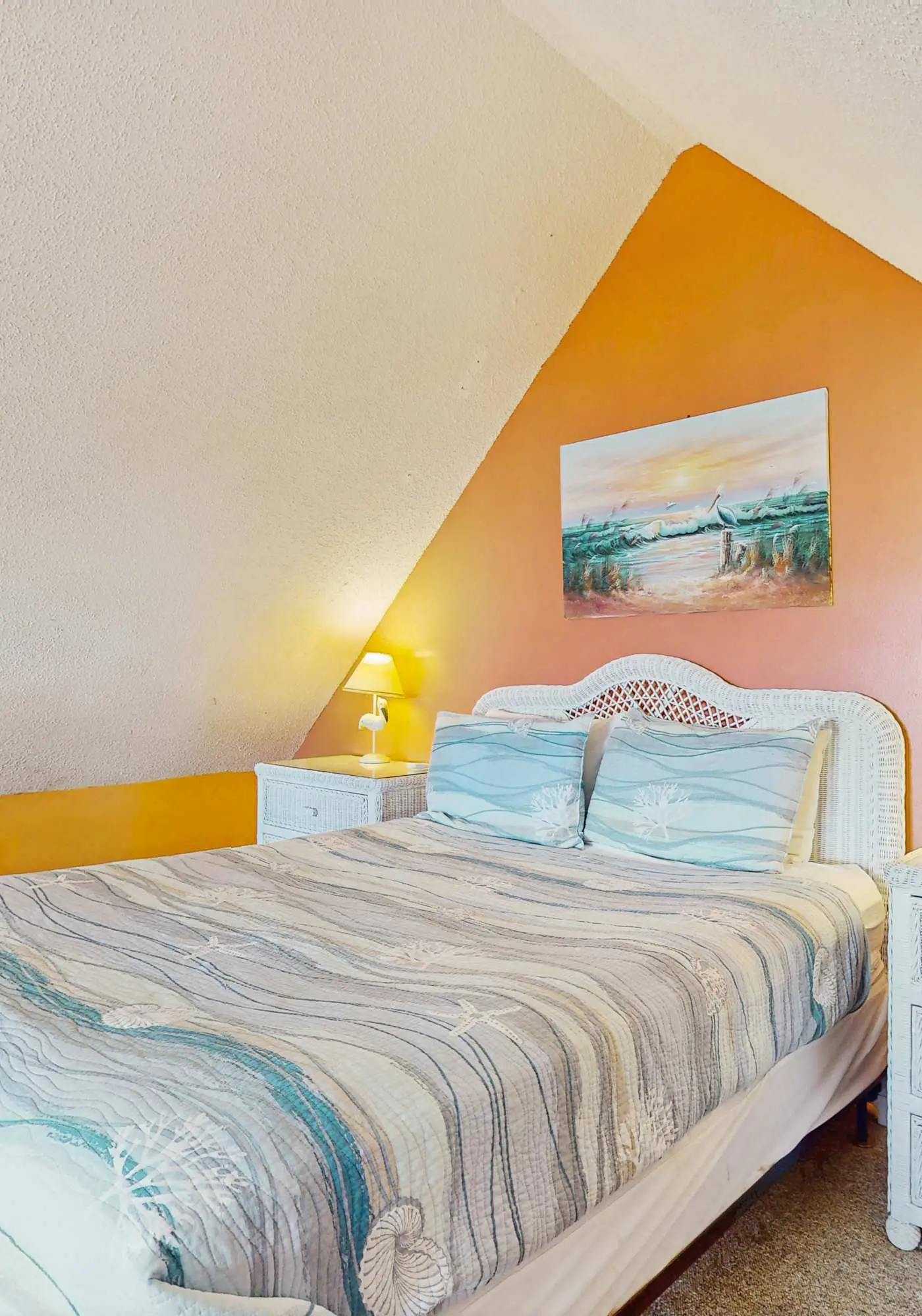 Cozy resort condo near the beach with hot tub & pool