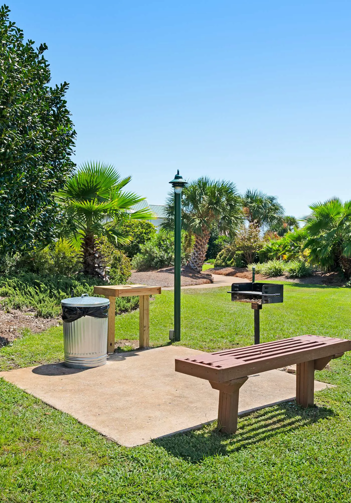 Cozy resort condo near the beach with hot tub & pool