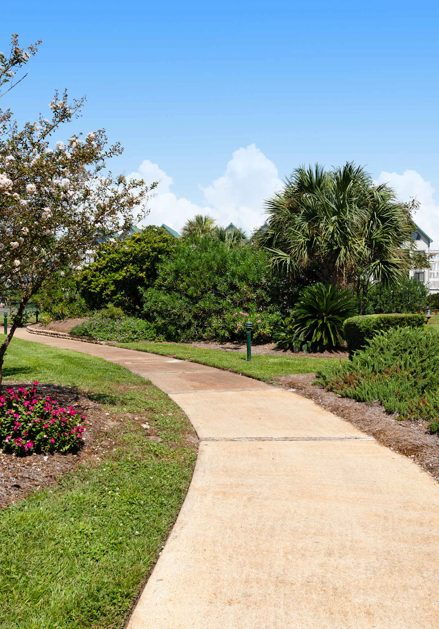 Cozy resort condo near the beach with hot tub & pool