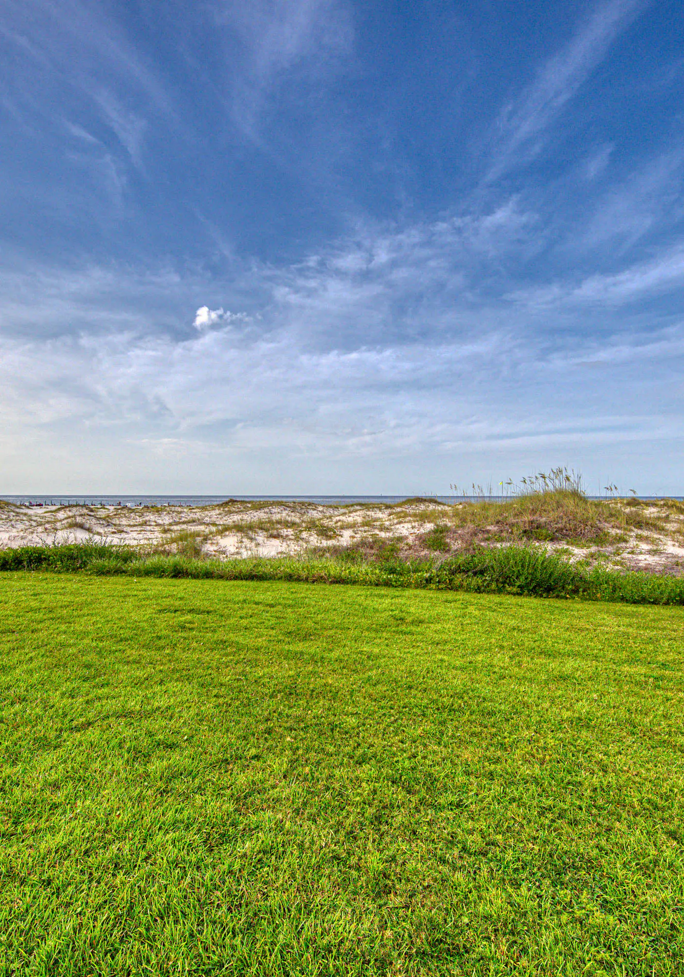 Cozy resort condo near the beach with hot tub & pool