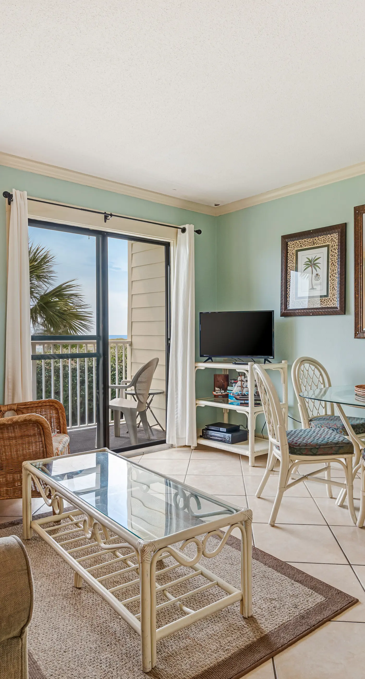 Beachfront condo with balcony, shared pool