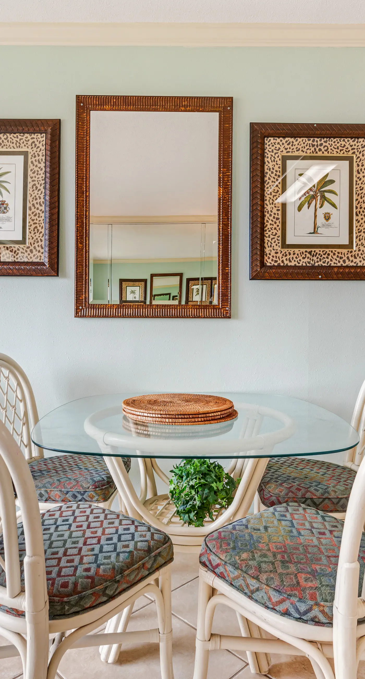 Beachfront condo with balcony, shared pool