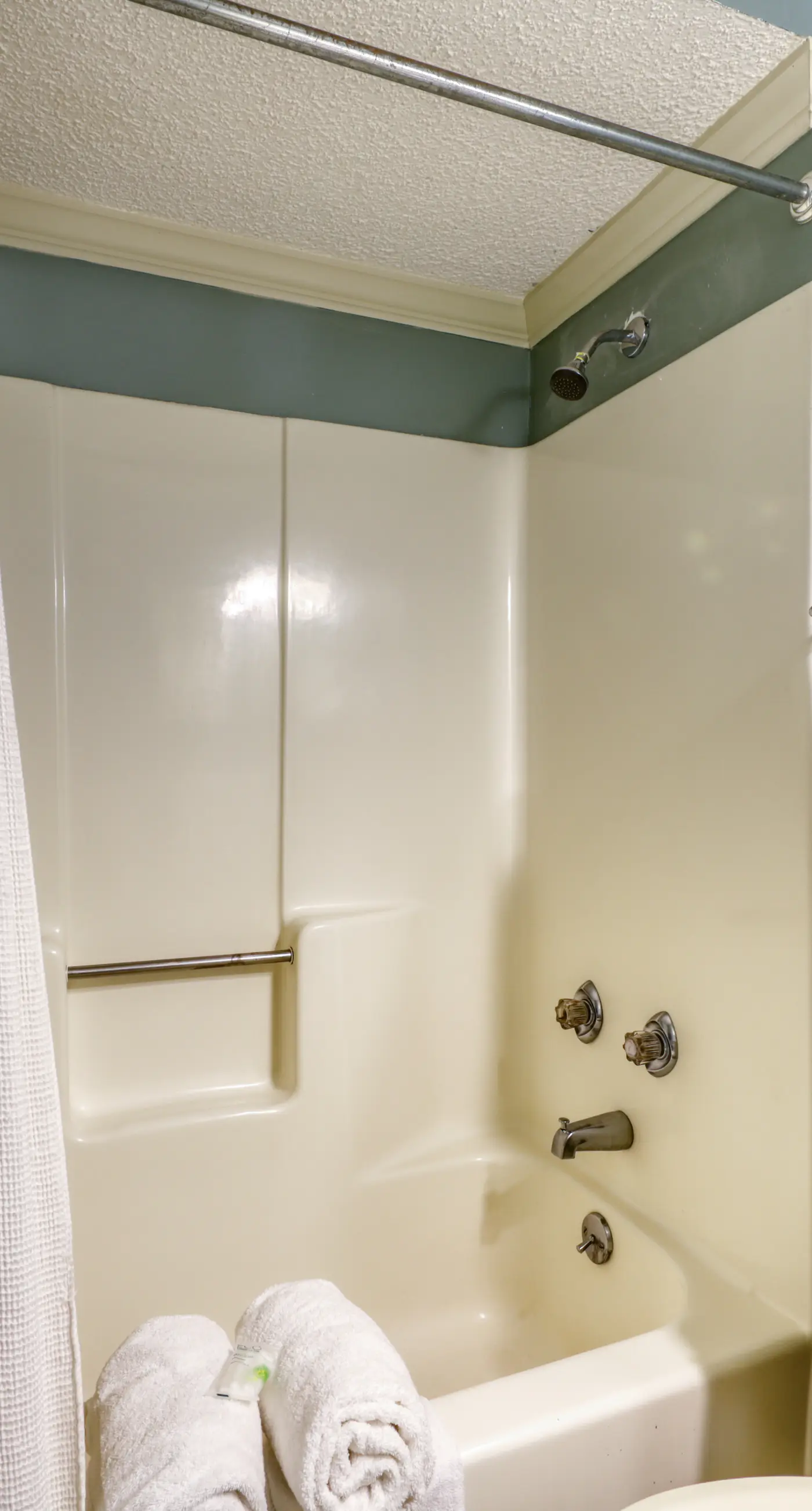 Waterfront condo with balcony and Gulf view plus shared pool