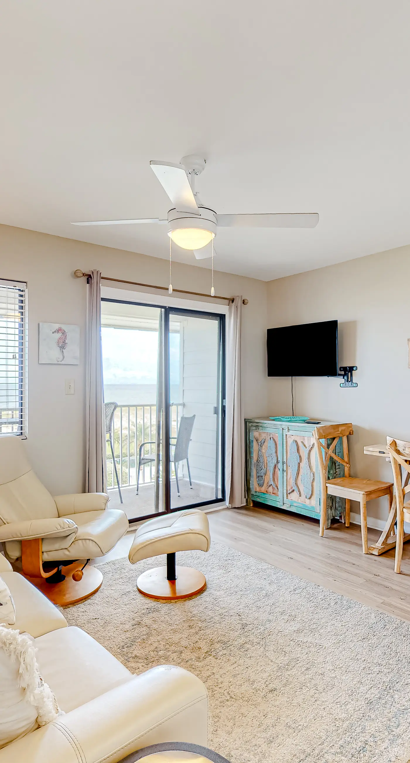 Amazing beachfront home with private balcony, deck, central AC, free WiFi