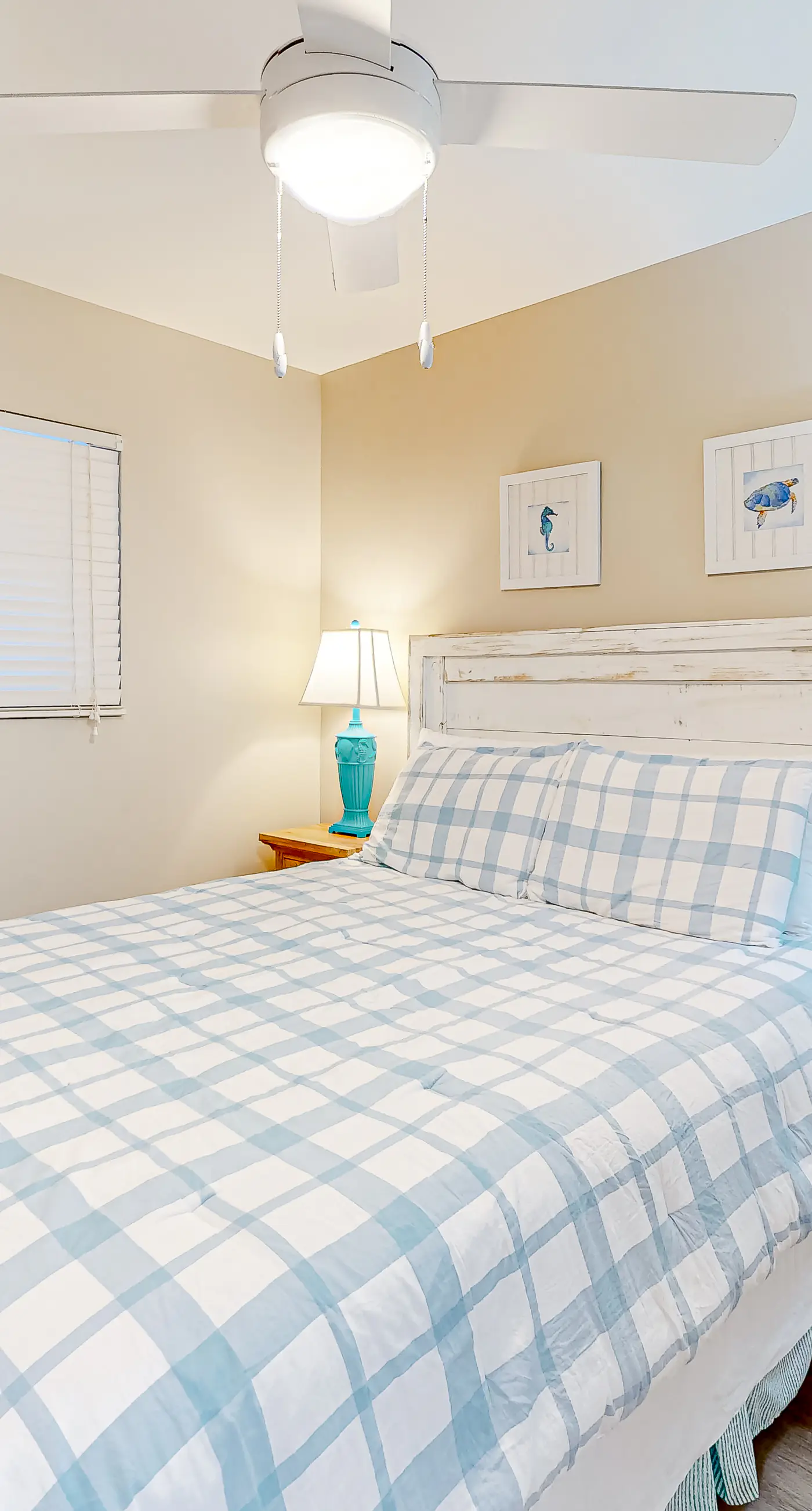 Amazing beachfront home with private balcony, deck, central AC, free WiFi