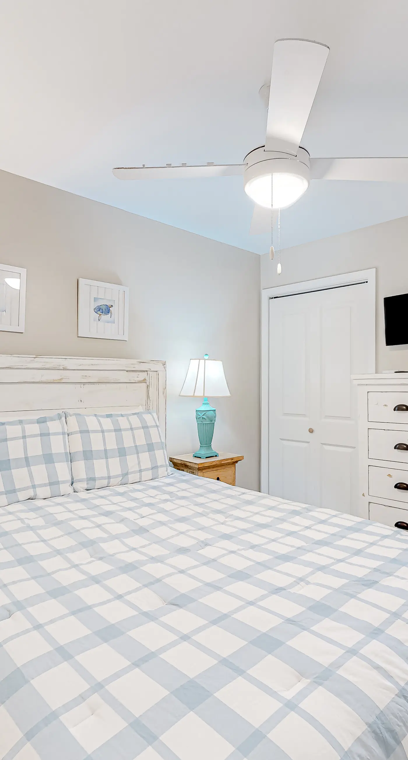 Amazing beachfront home with private balcony, deck, central AC, free WiFi