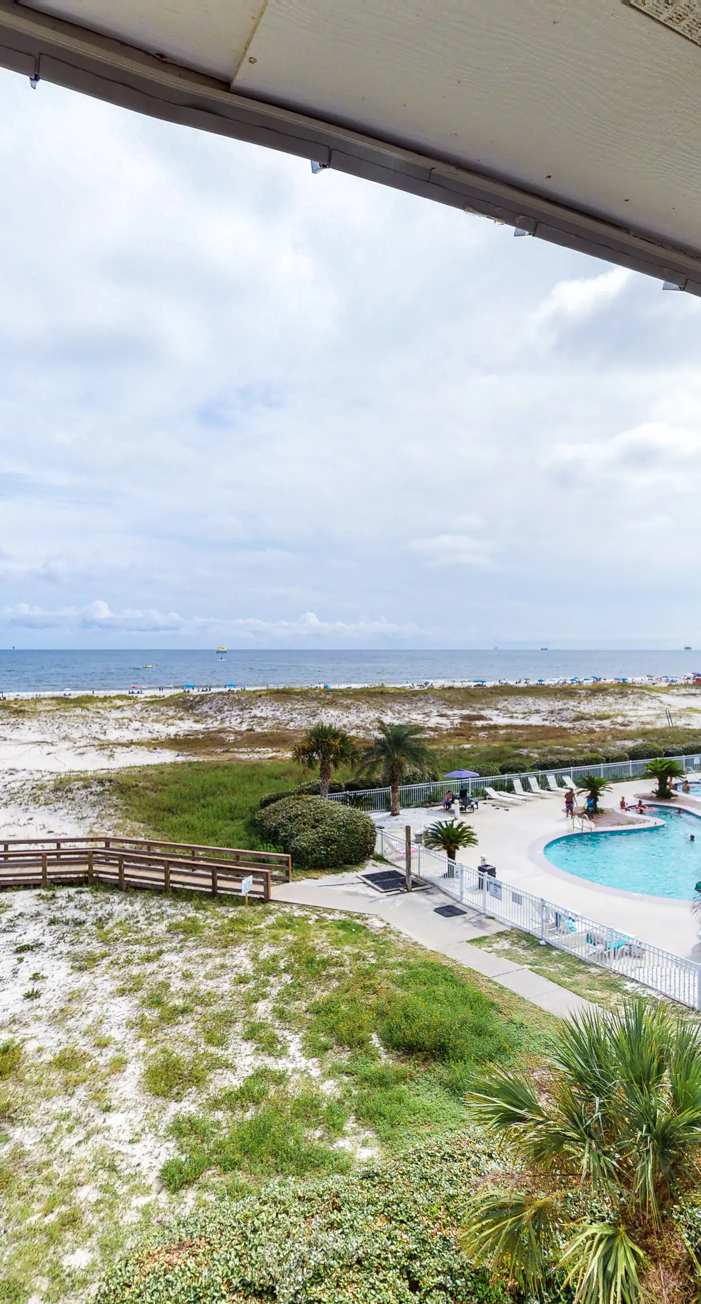 Amazing beachfront home with private balcony, deck, central AC, free WiFi