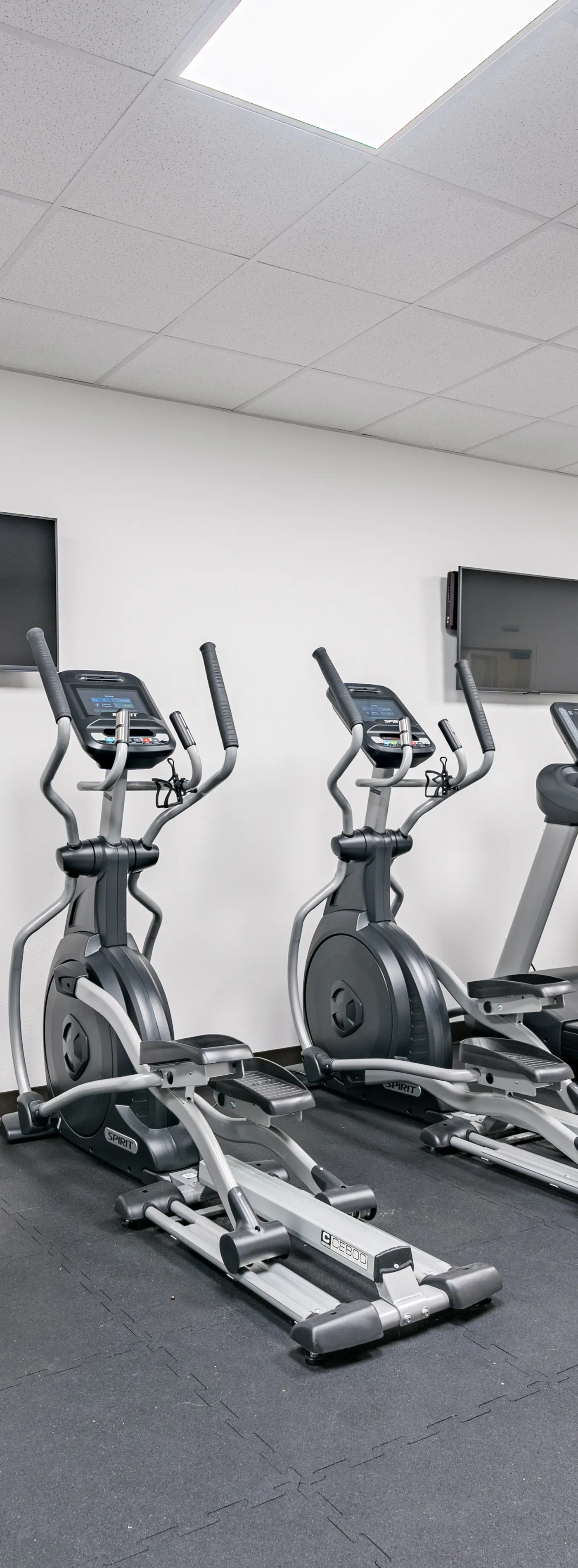 Amazing beachfront home with private balcony, deck, central AC, free WiFi