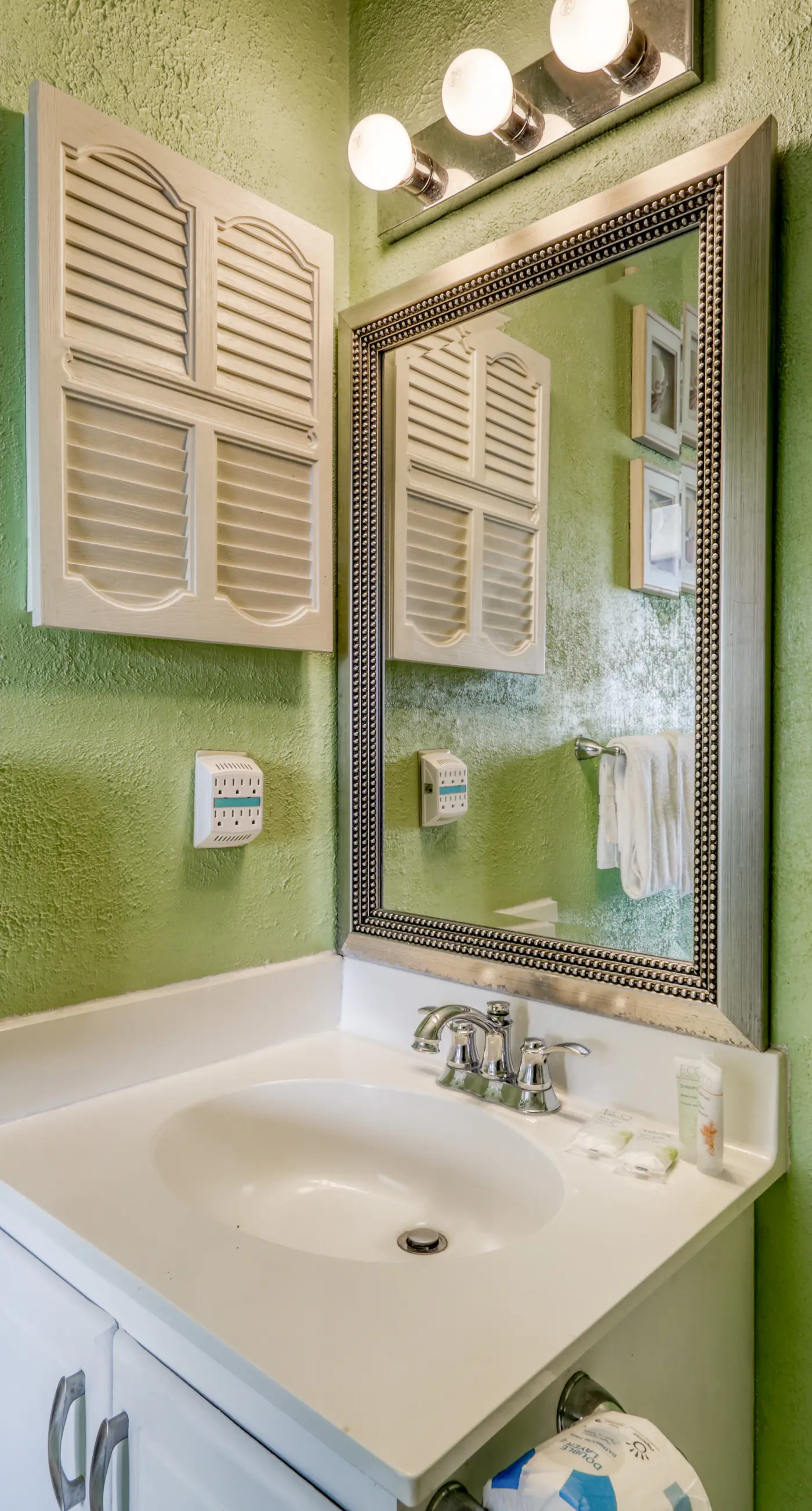 Gulf Highlands condo with gorgeous views, shared pool