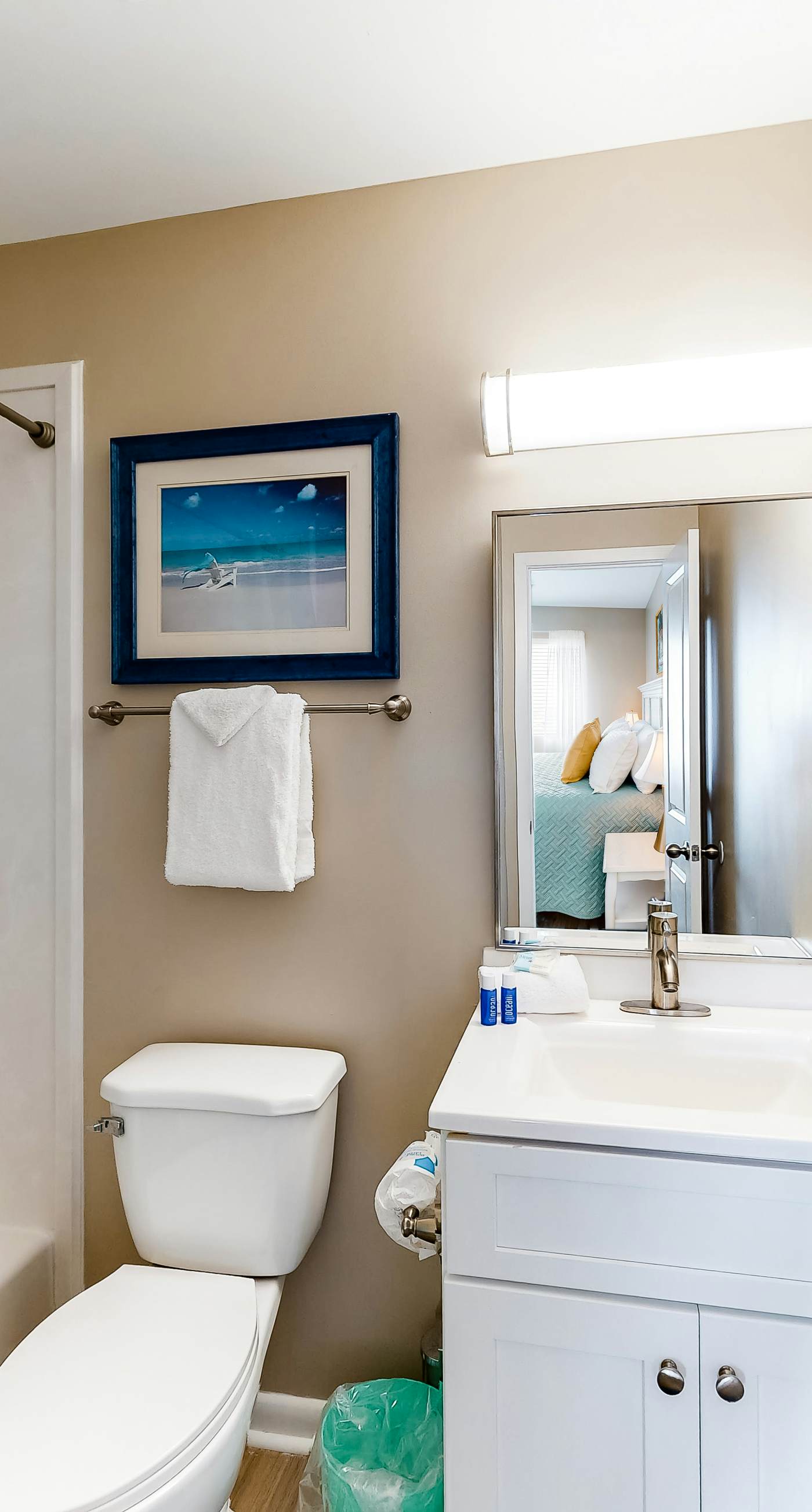 Snowbird-friendly hotel suite with beach access, shared pool and dining