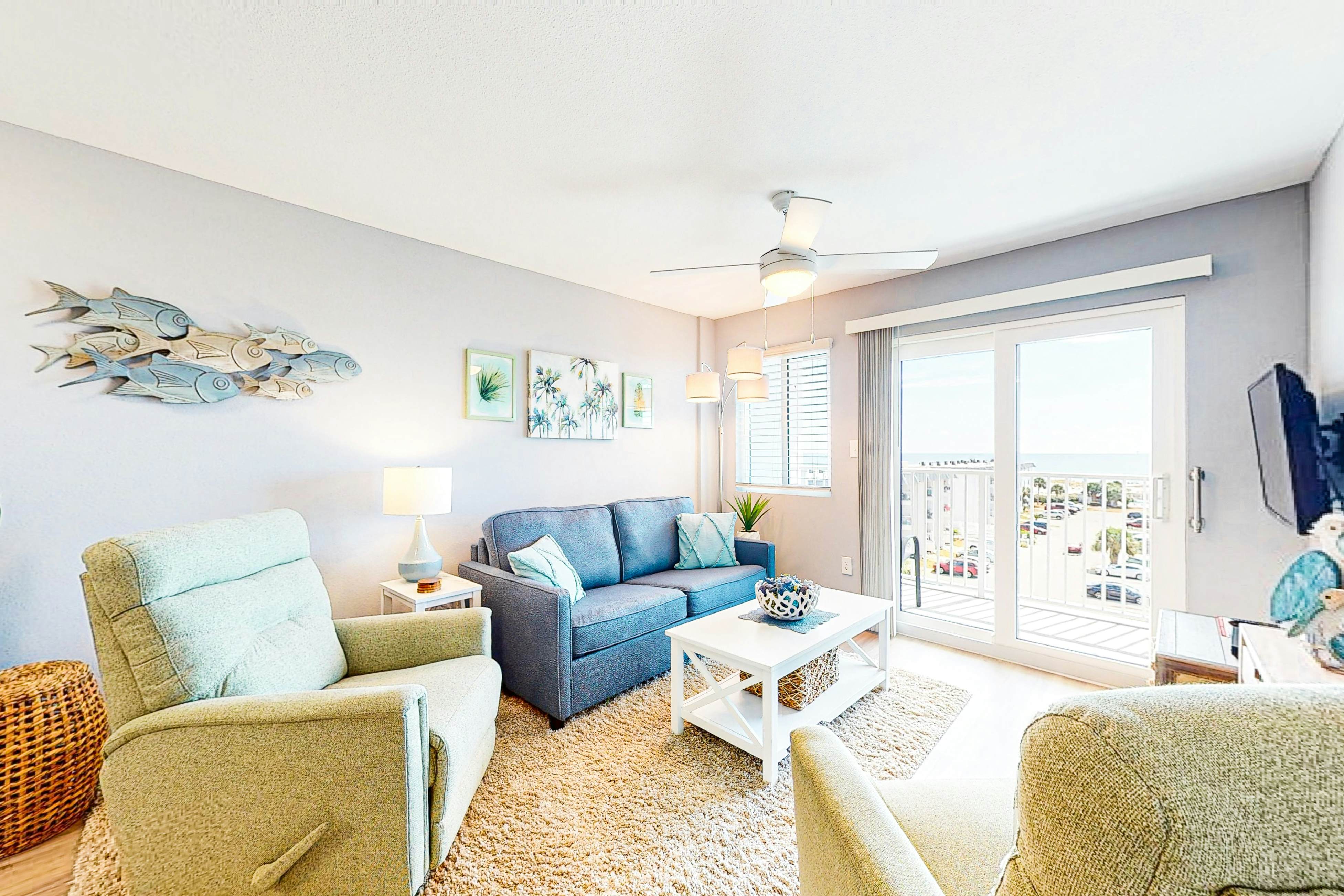 Bright & cheery Gulf-side getaway at Plantation East with pools