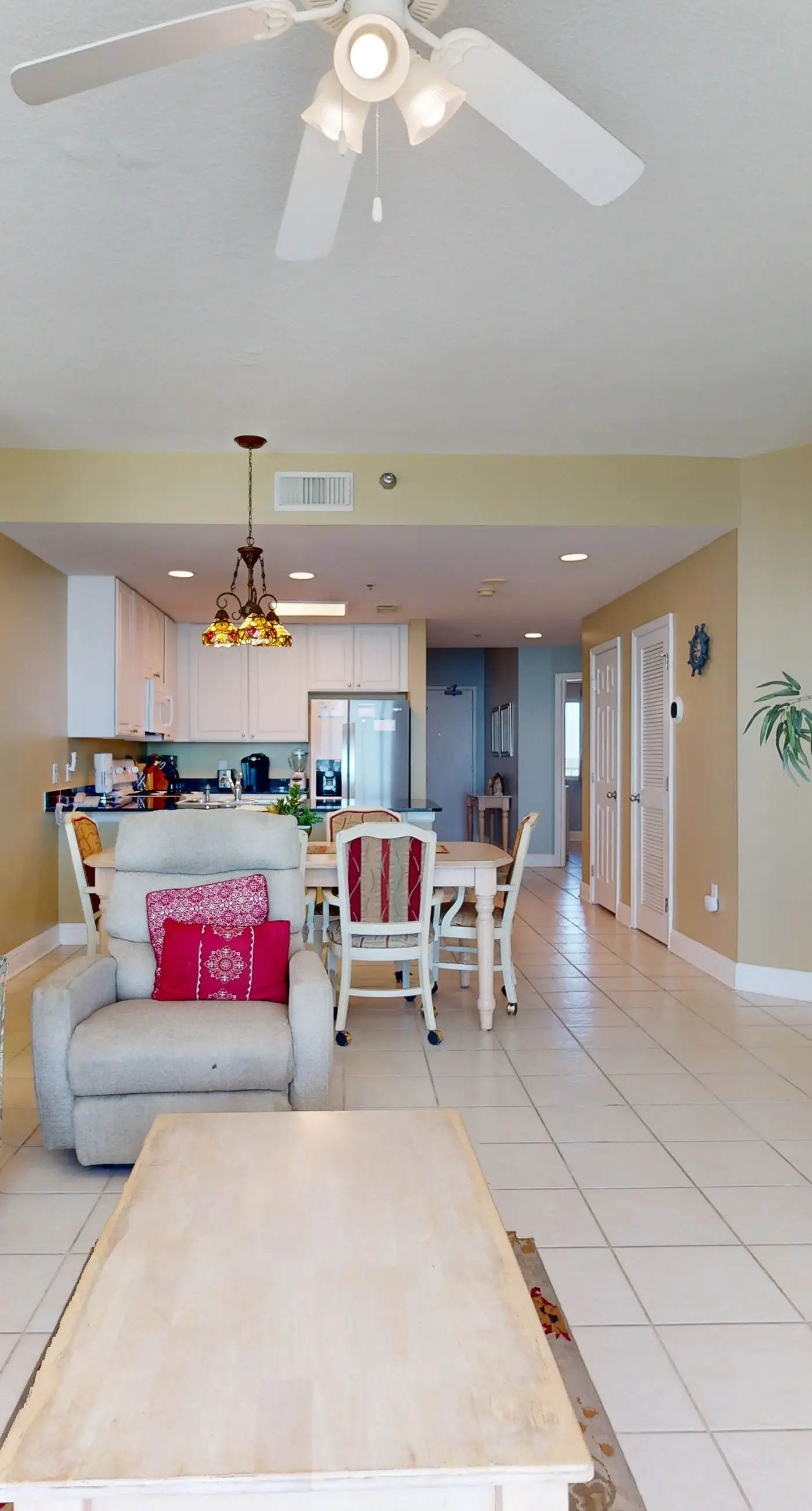 16th-Floor, Gulf-Front Condo w/ Balcony, Great View, AC & Shared Hot Tubs/Pools