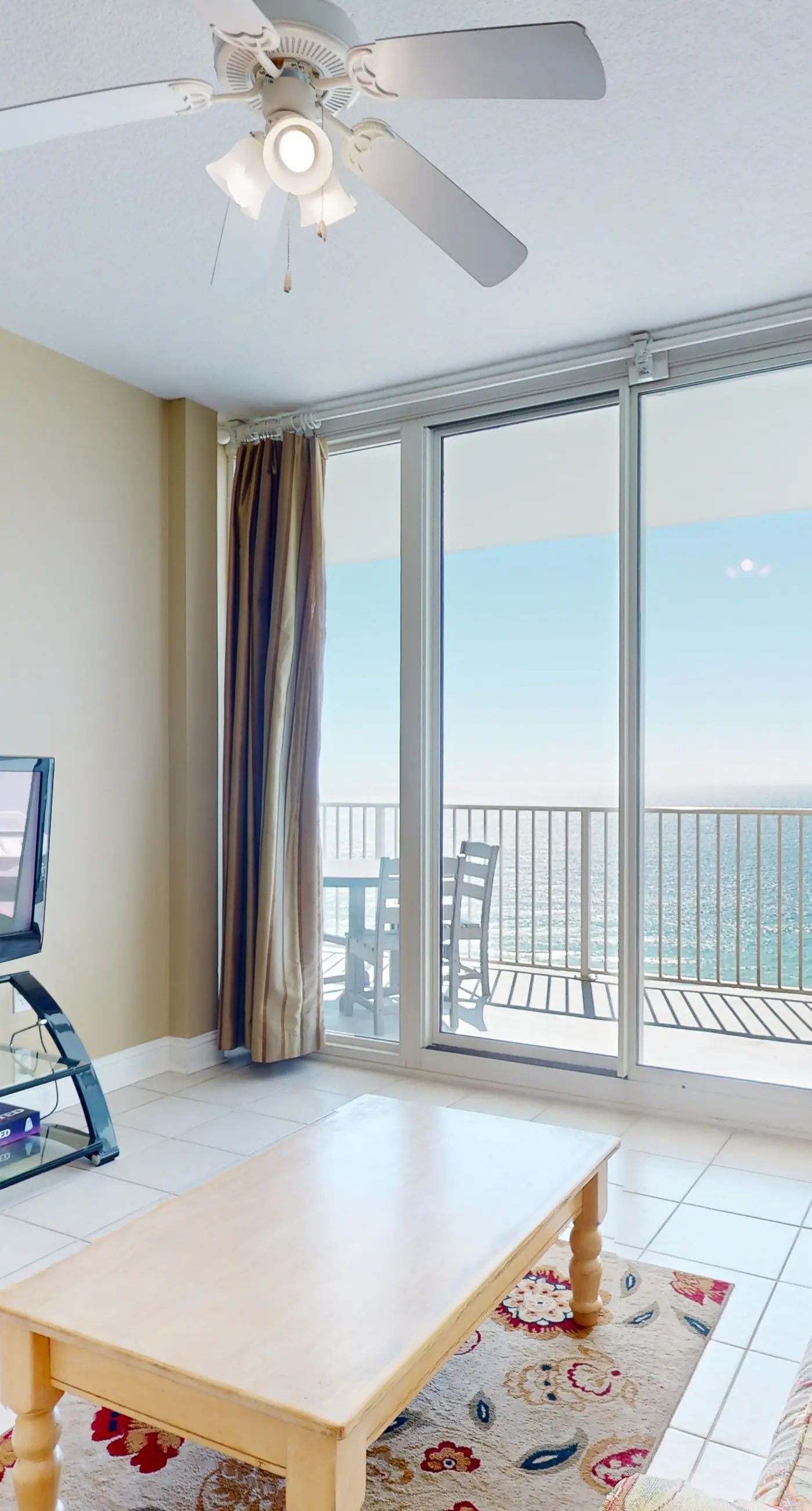 16th-Floor, Gulf-Front Condo w/ Balcony, Great View, AC & Shared Hot Tubs/Pools
