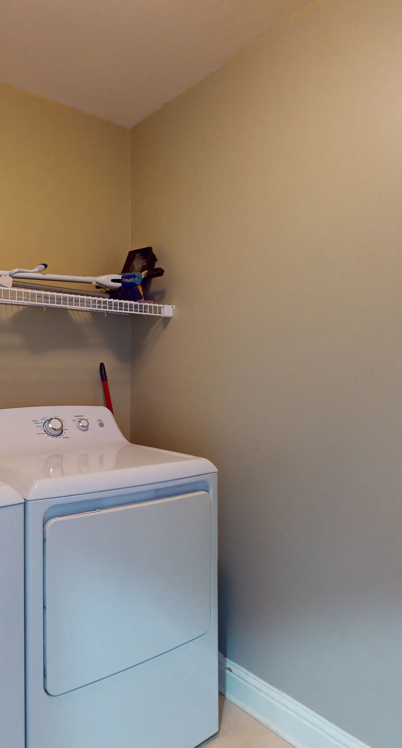 16th-Floor, Gulf-Front Condo w/ Balcony, Great View, AC & Shared Hot Tubs/Pools