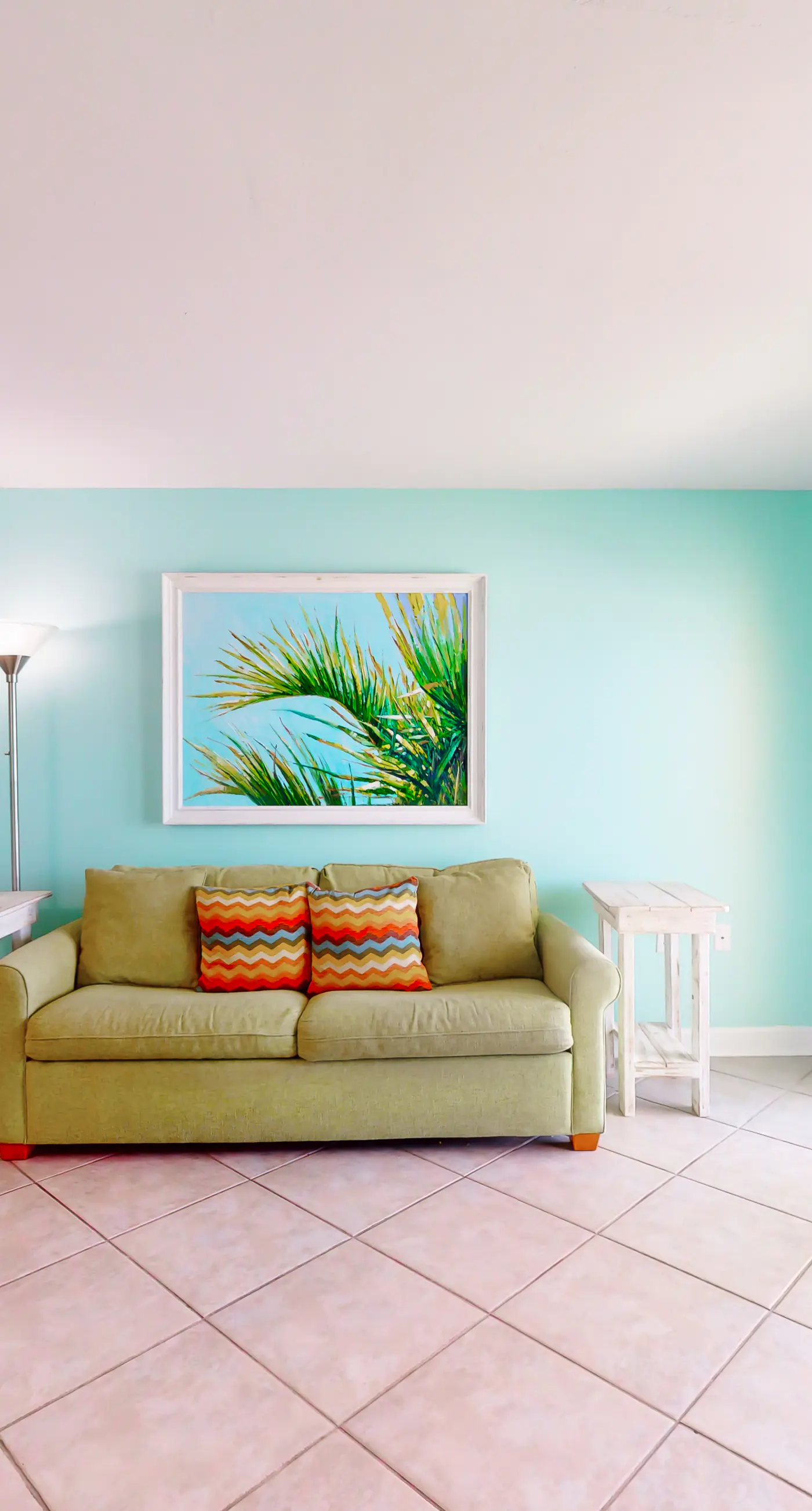 2nd-floor Gulf-front condo with amazing beach views, balcony, outdoor pool & W/D