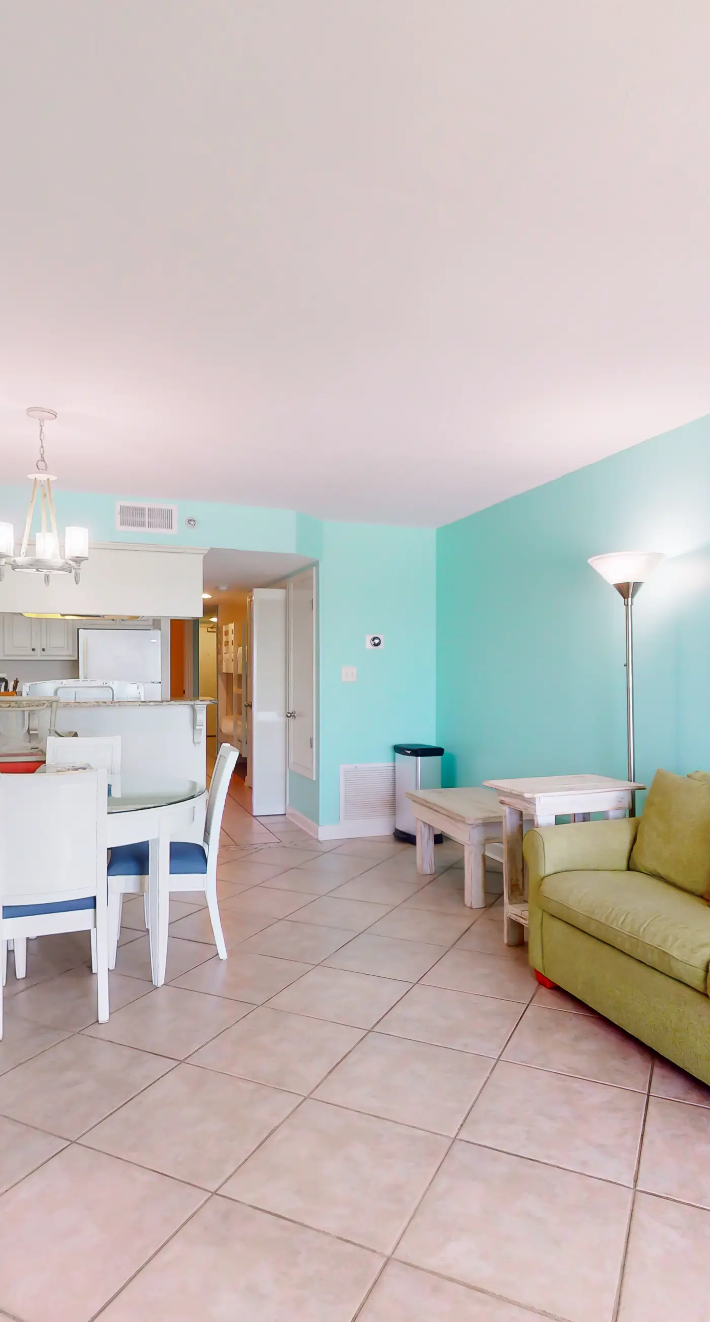 2nd-floor Gulf-front condo with amazing beach views, balcony, outdoor pool & W/D