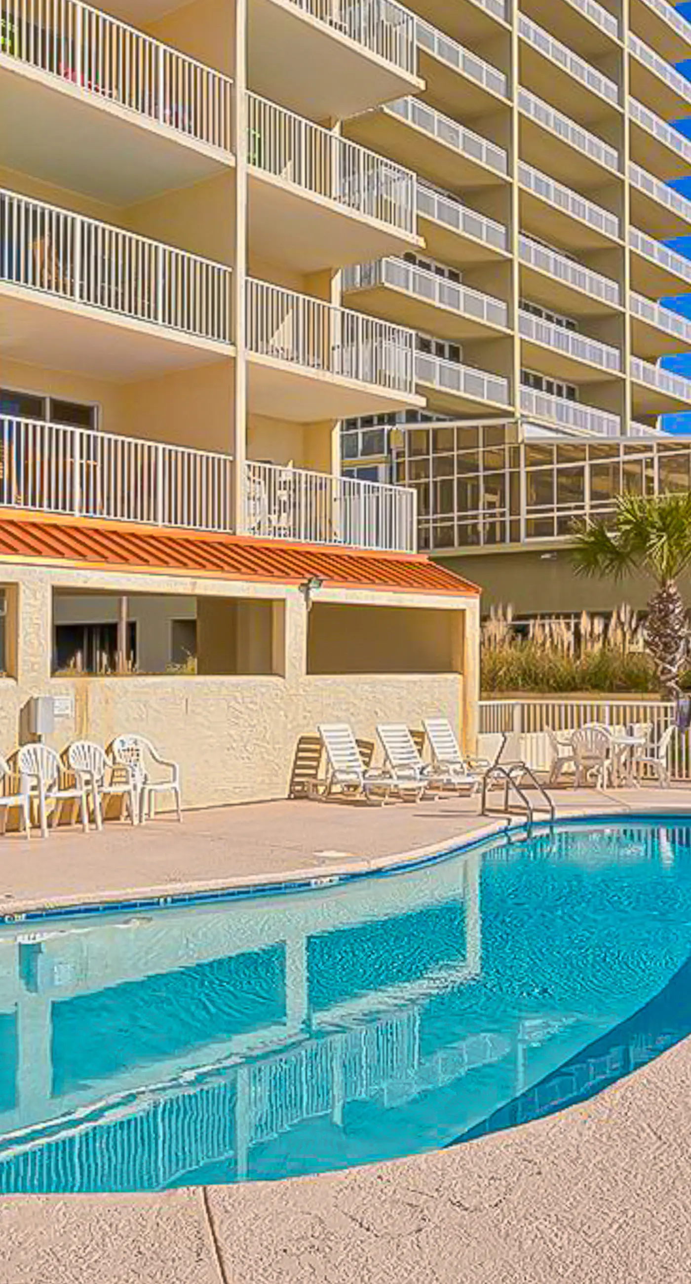 2nd-floor Gulf-front condo with amazing beach views, balcony, outdoor pool & W/D