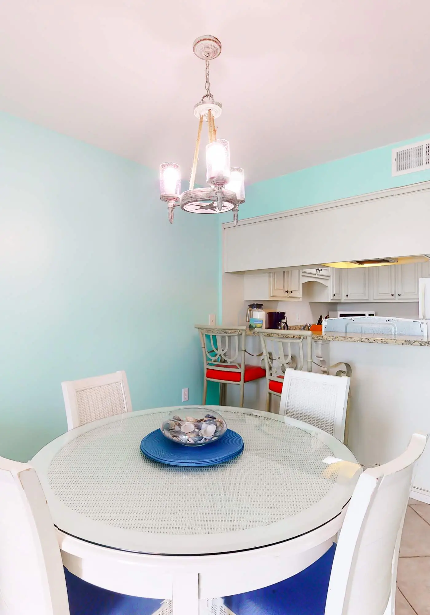 2nd-floor Gulf-front condo with amazing beach views, balcony, outdoor pool & W/D