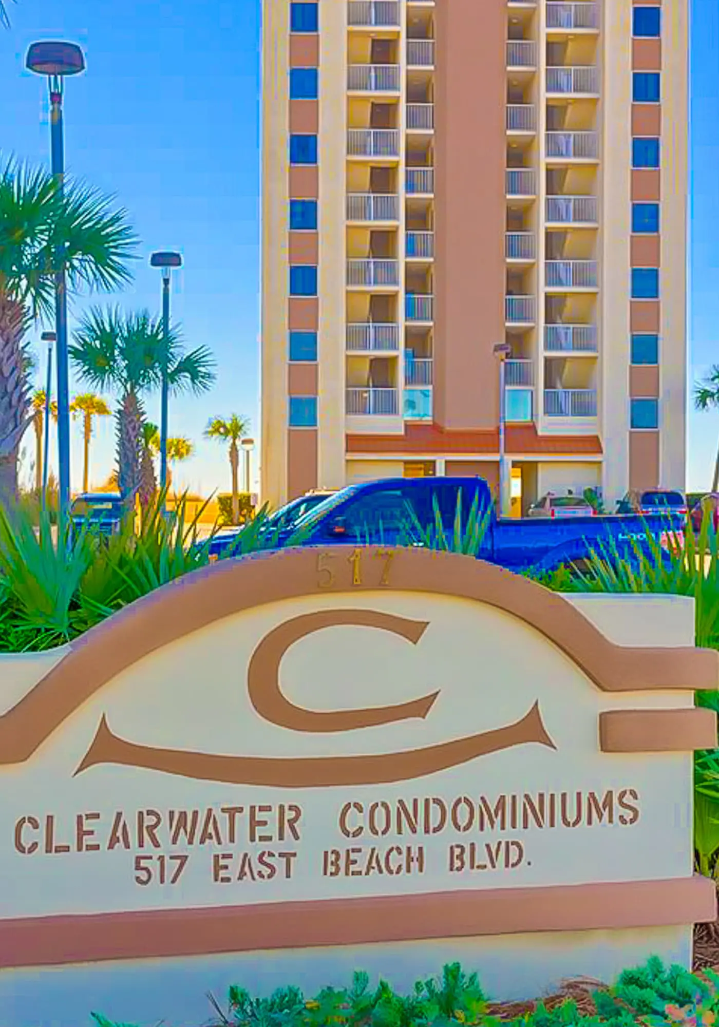 2nd-floor Gulf-front condo with amazing beach views, balcony, outdoor pool & W/D