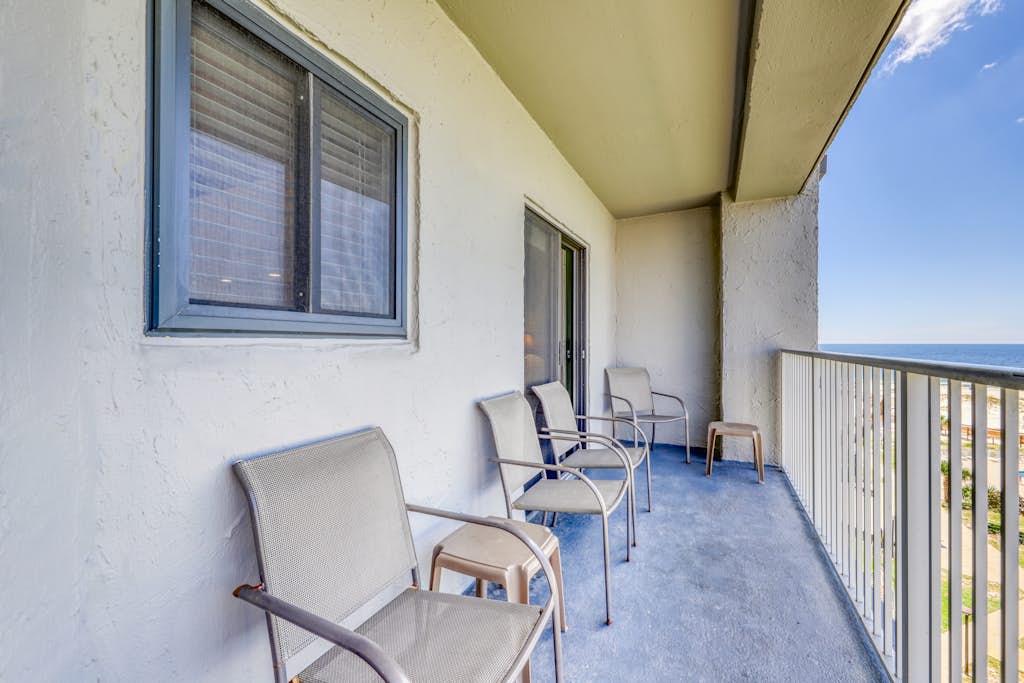 Waterfront Plantation Palms condo with pool & views from balcony