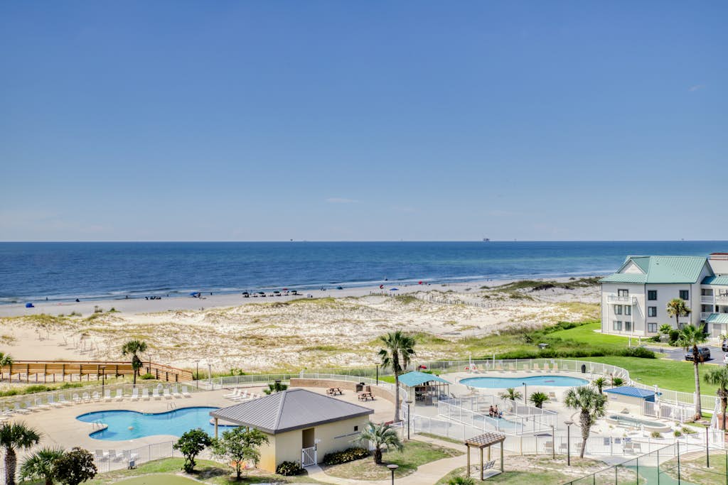Waterfront Plantation Palms condo with pool & views from balcony