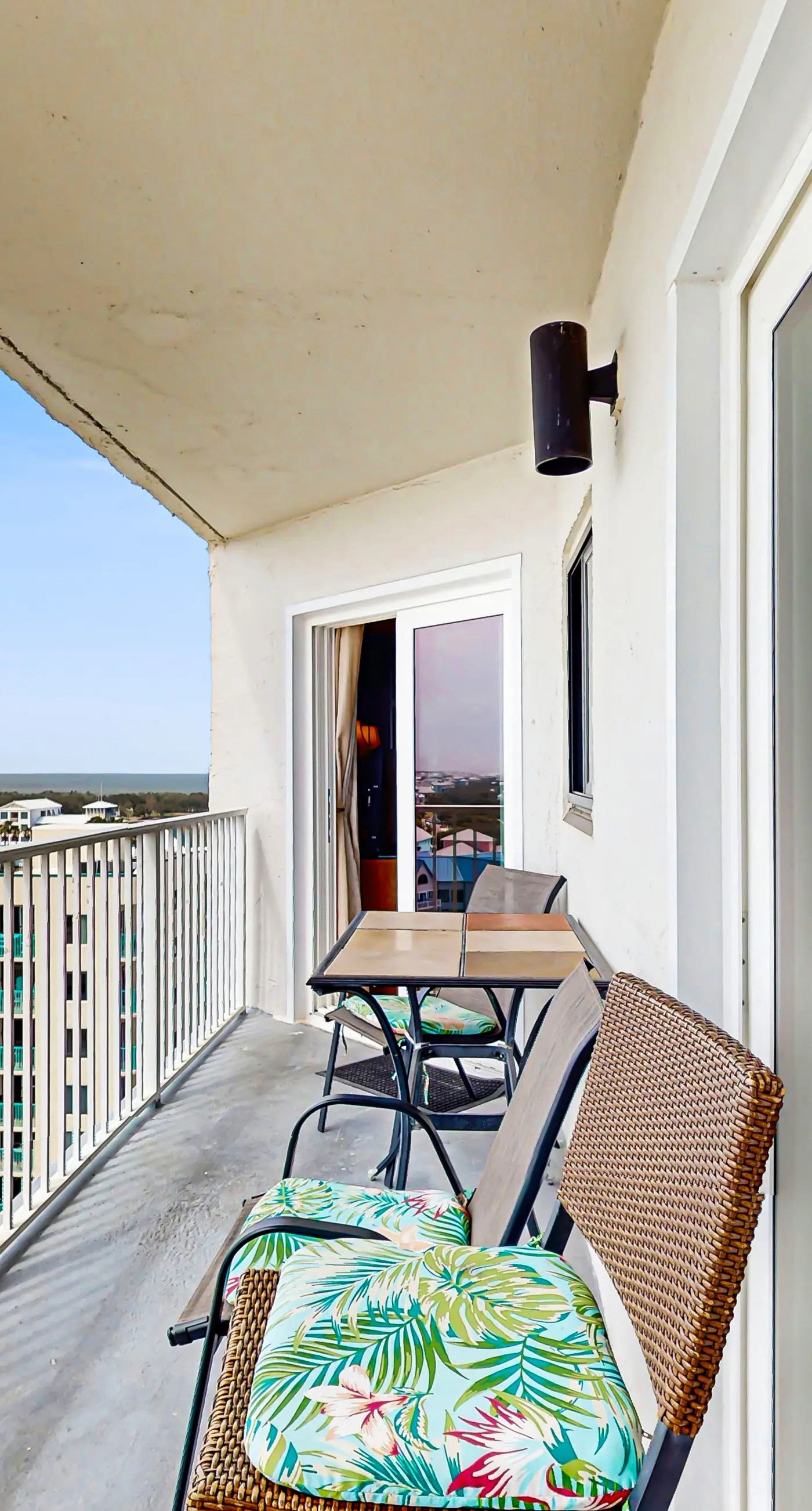 Beach condo w Gulf view, pool, sports courts at Plantation Palms
