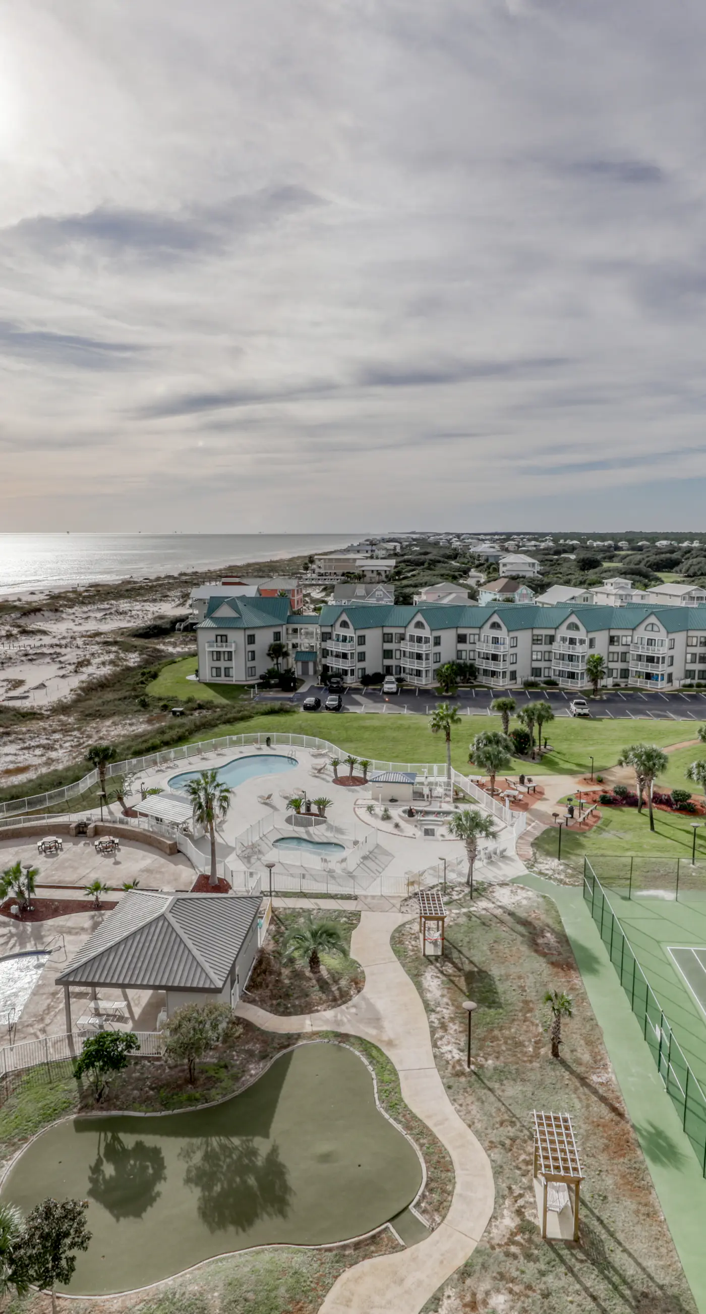 Beach condo w Gulf view, pool, sports courts at Plantation Palms