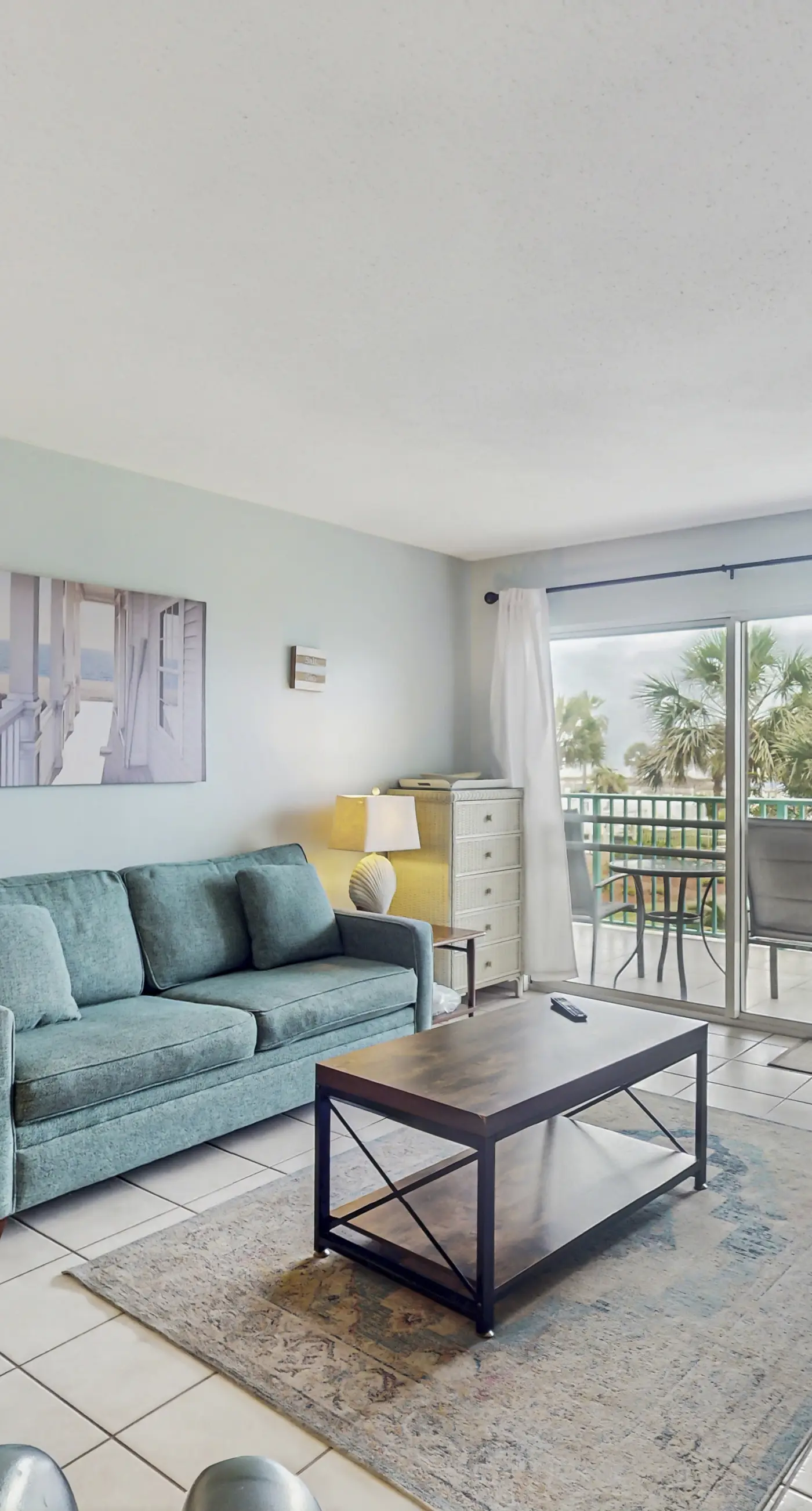 Waterfront condo with shared pool & hot tub - walk to the beach