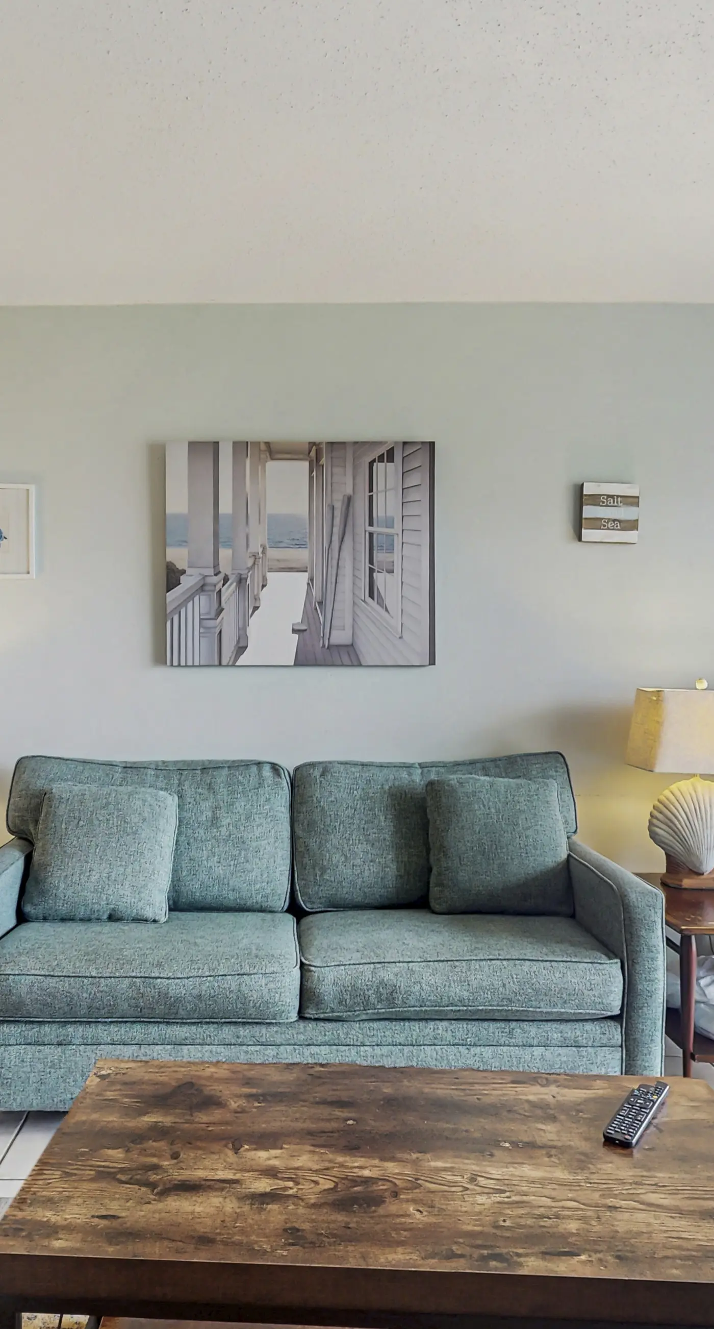 Waterfront condo with shared pool & hot tub - walk to the beach