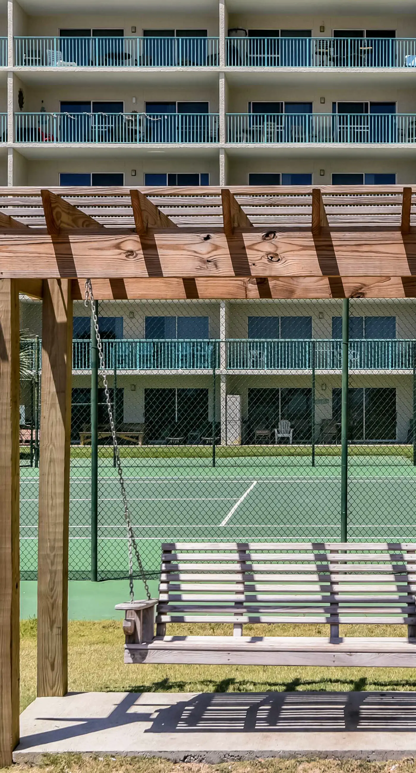 Waterfront condo with shared pool & hot tub - walk to the beach